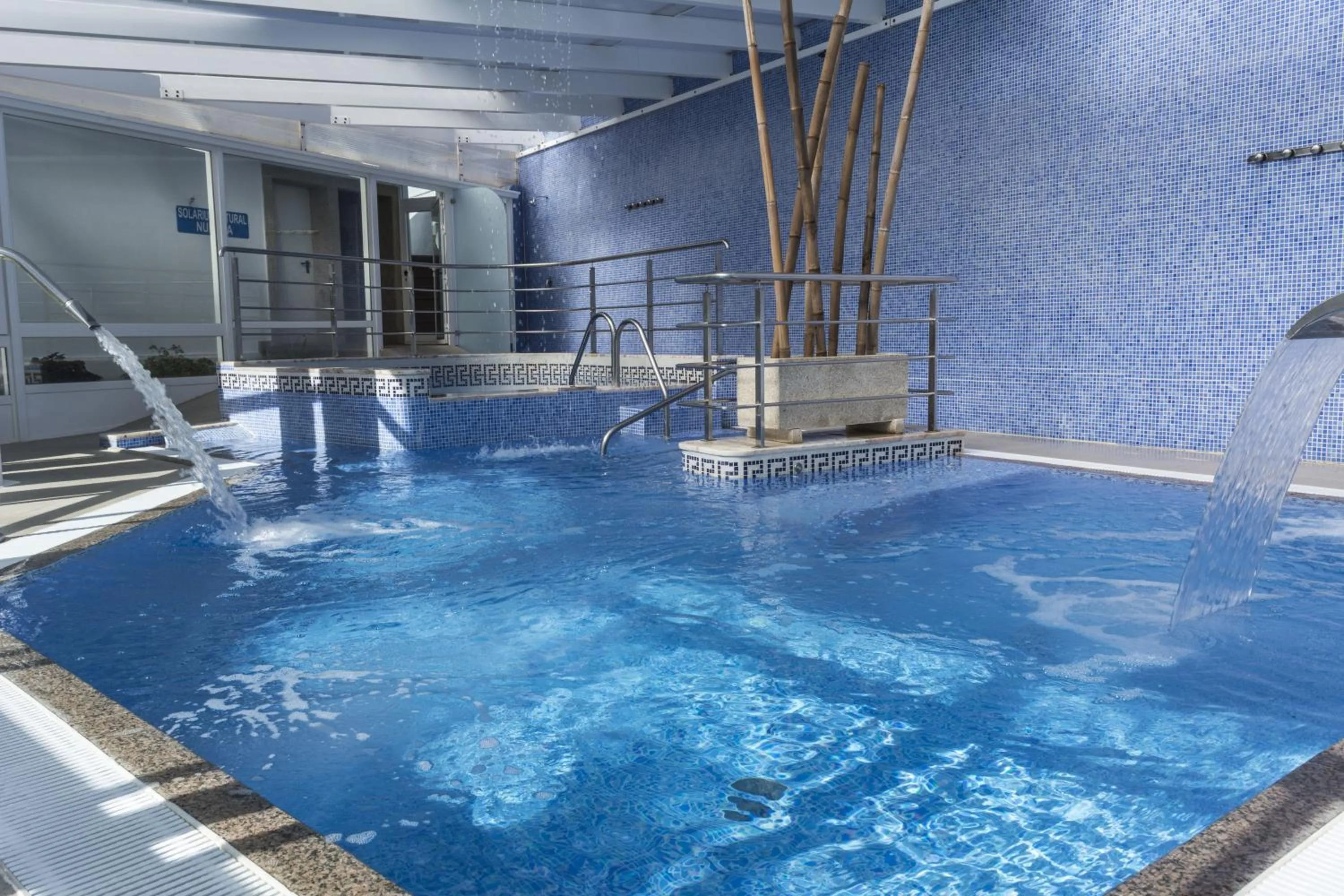 Hot Tub in Hotel Nuevo Vichona Spa 3 estrellas Superior