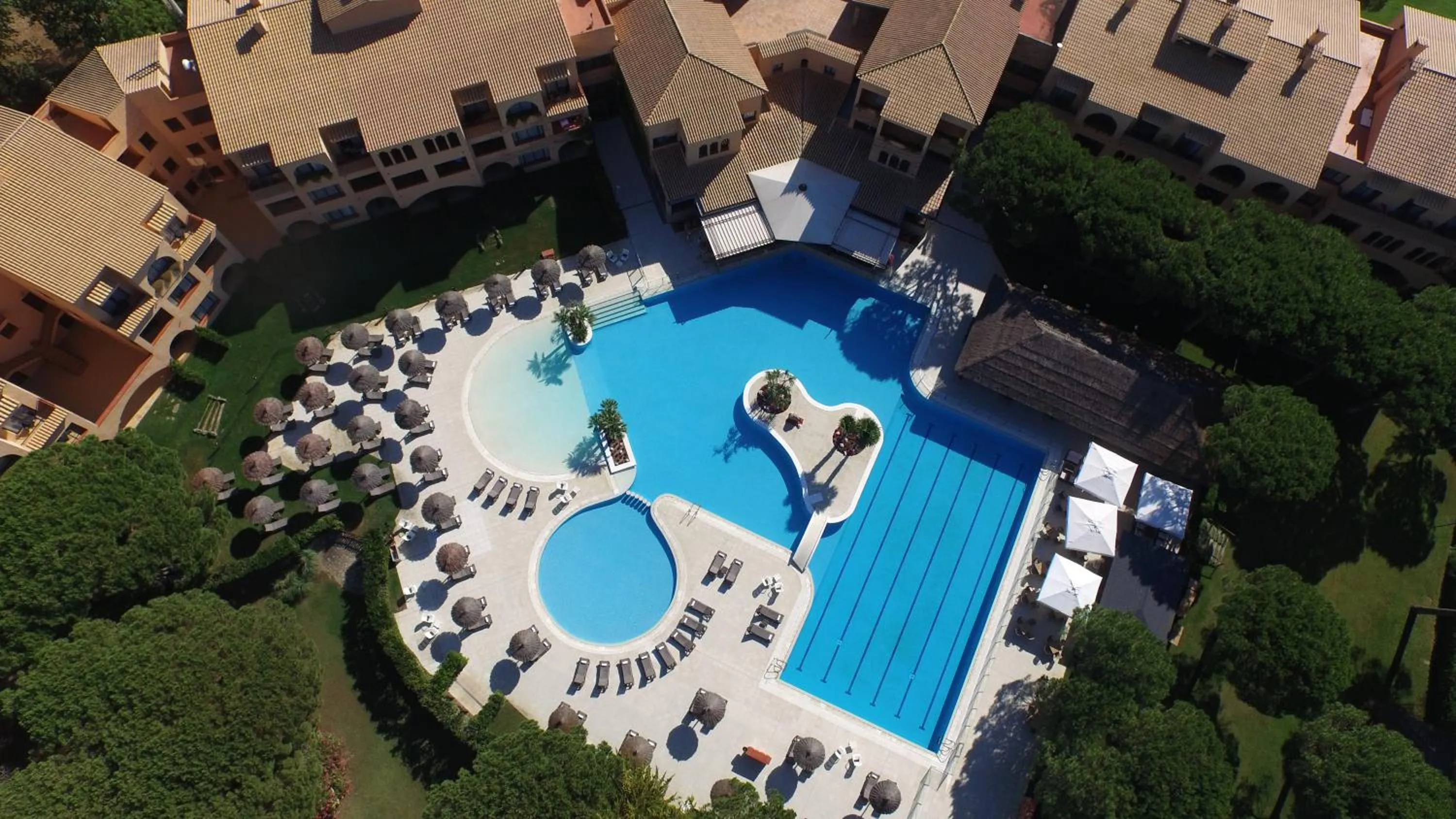 Pool view in La Costa Hotel Golf & Beach Resort