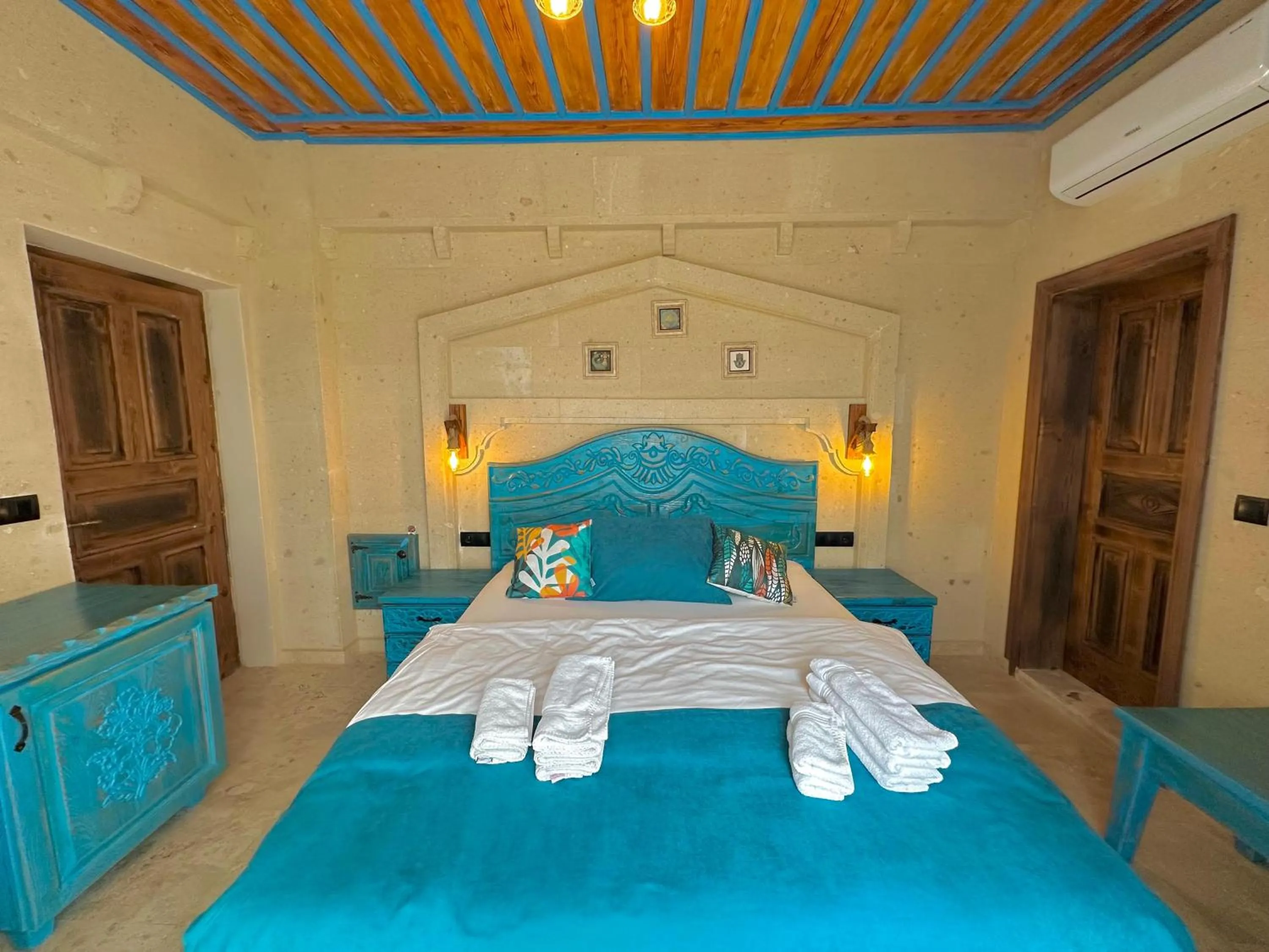 Bed in Gemosa Cappadocia Hotel