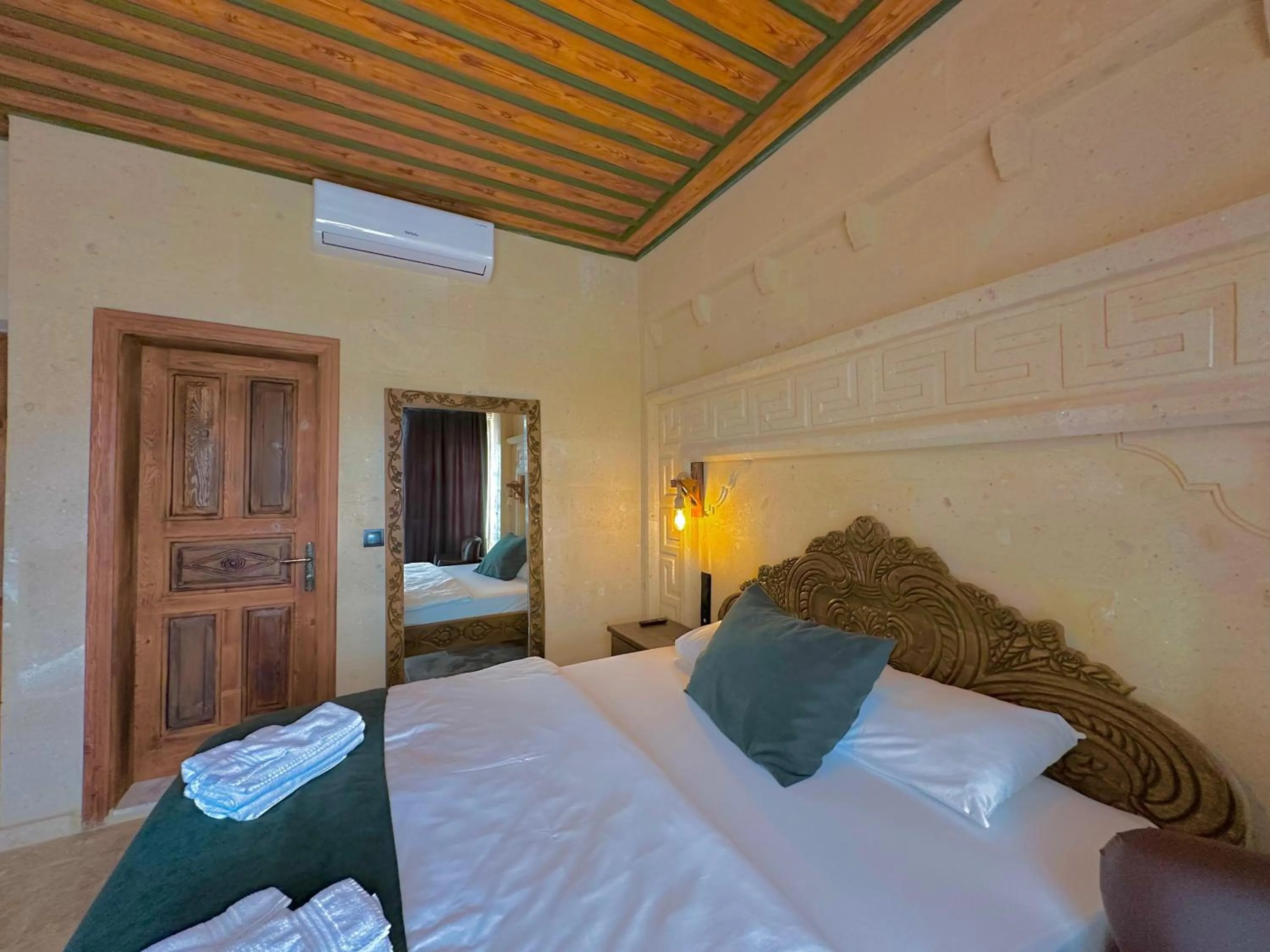 Bed in Gemosa Cappadocia Hotel