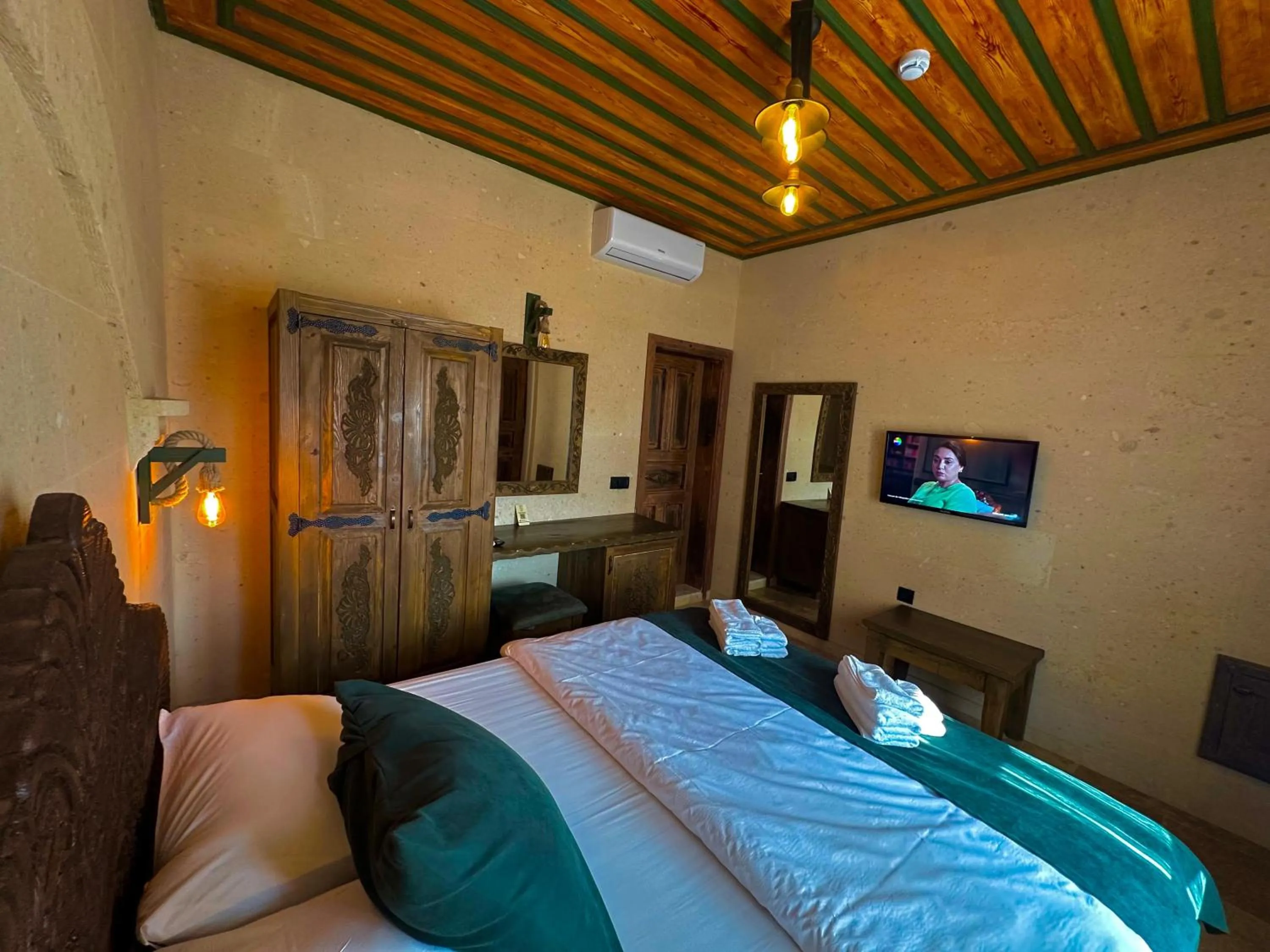 Bed in Gemosa Cappadocia Hotel