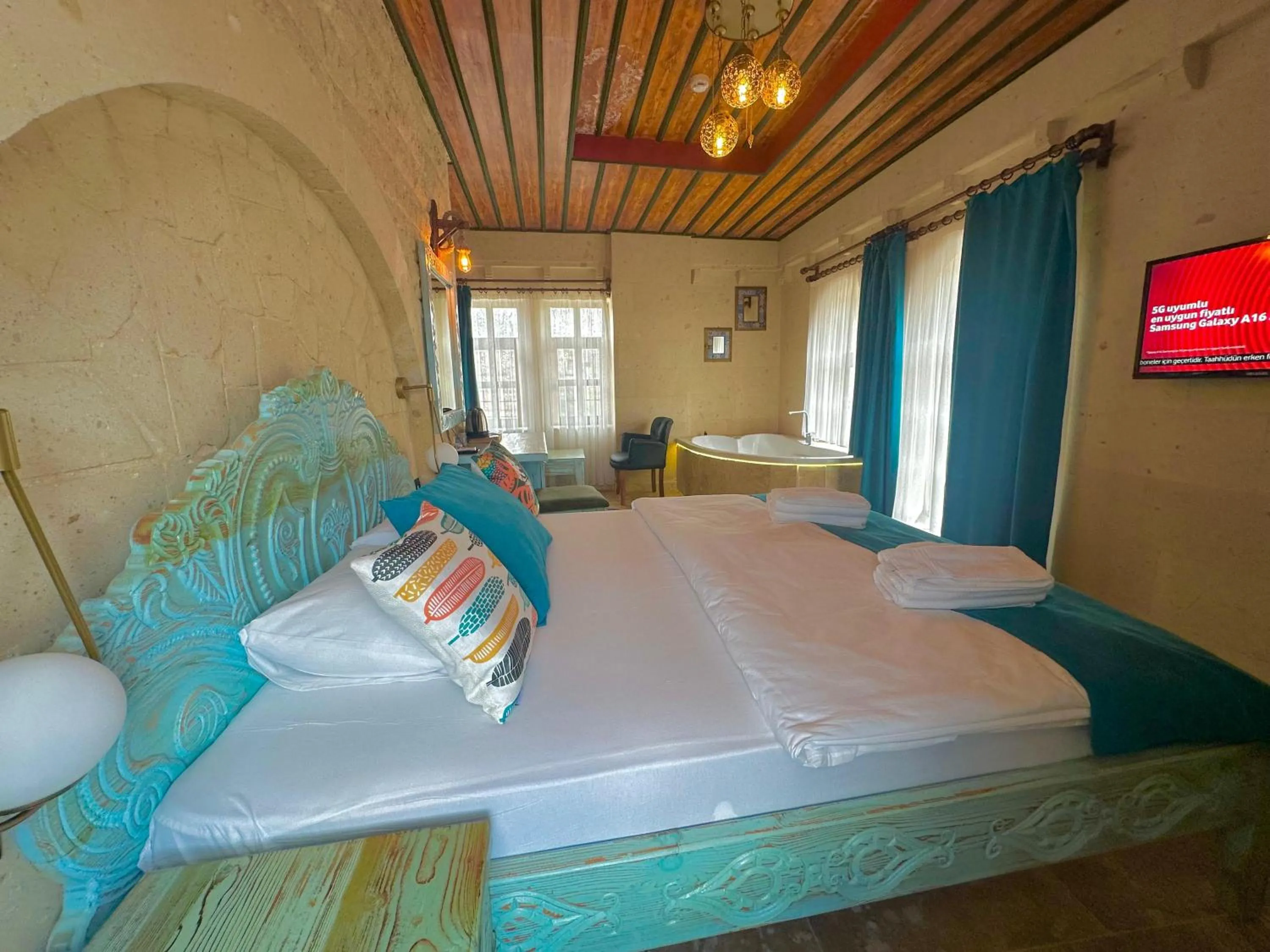 Bed in Gemosa Cappadocia Hotel