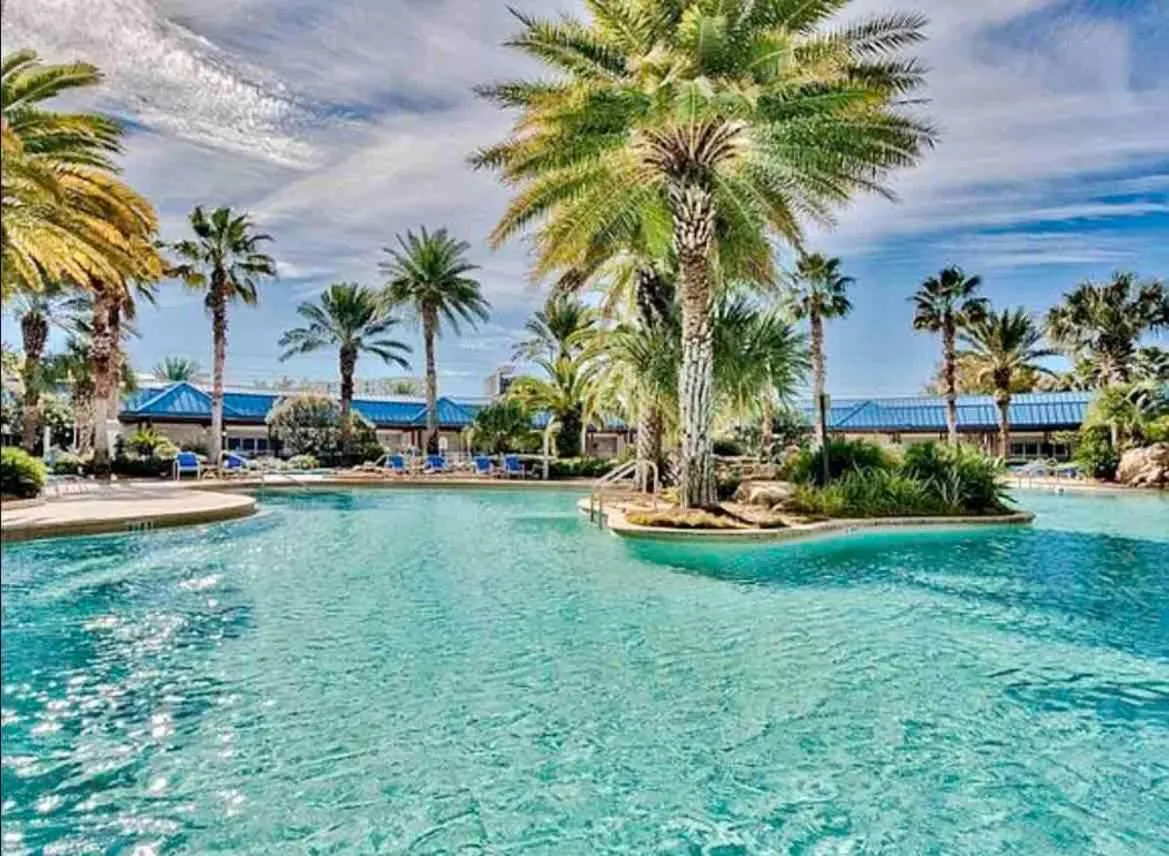 Pink Sunsets at the Palms of Destin Across from Beach, Heated Pool Shuttle & Dining