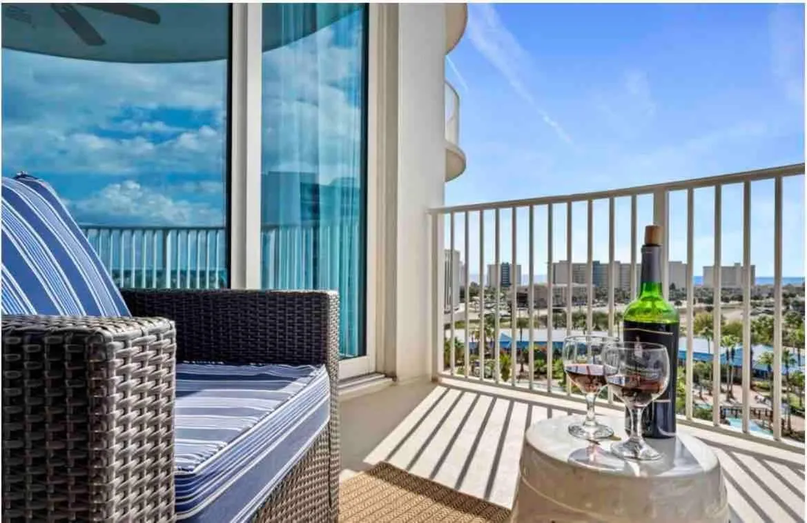 Pink Sunsets at the Palms of Destin Across from Beach, Heated Pool Shuttle & Dining