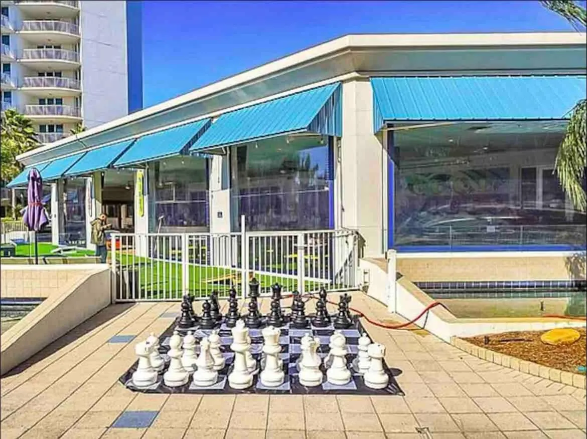 Pink Sunsets at the Palms of Destin Across from Beach, Heated Pool Shuttle & Dining