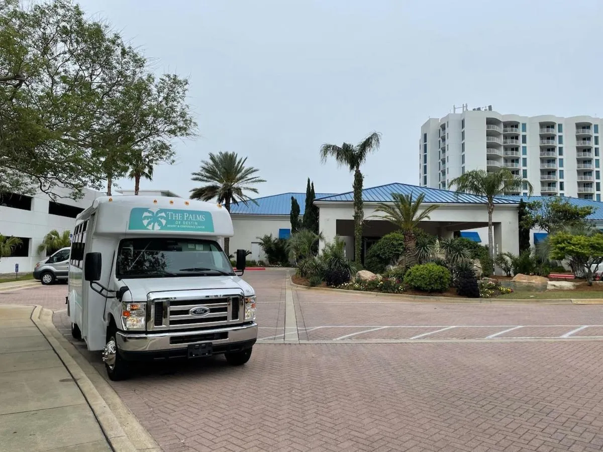 Pink Sunsets at the Palms of Destin Across from Beach, Heated Pool Shuttle & Dining