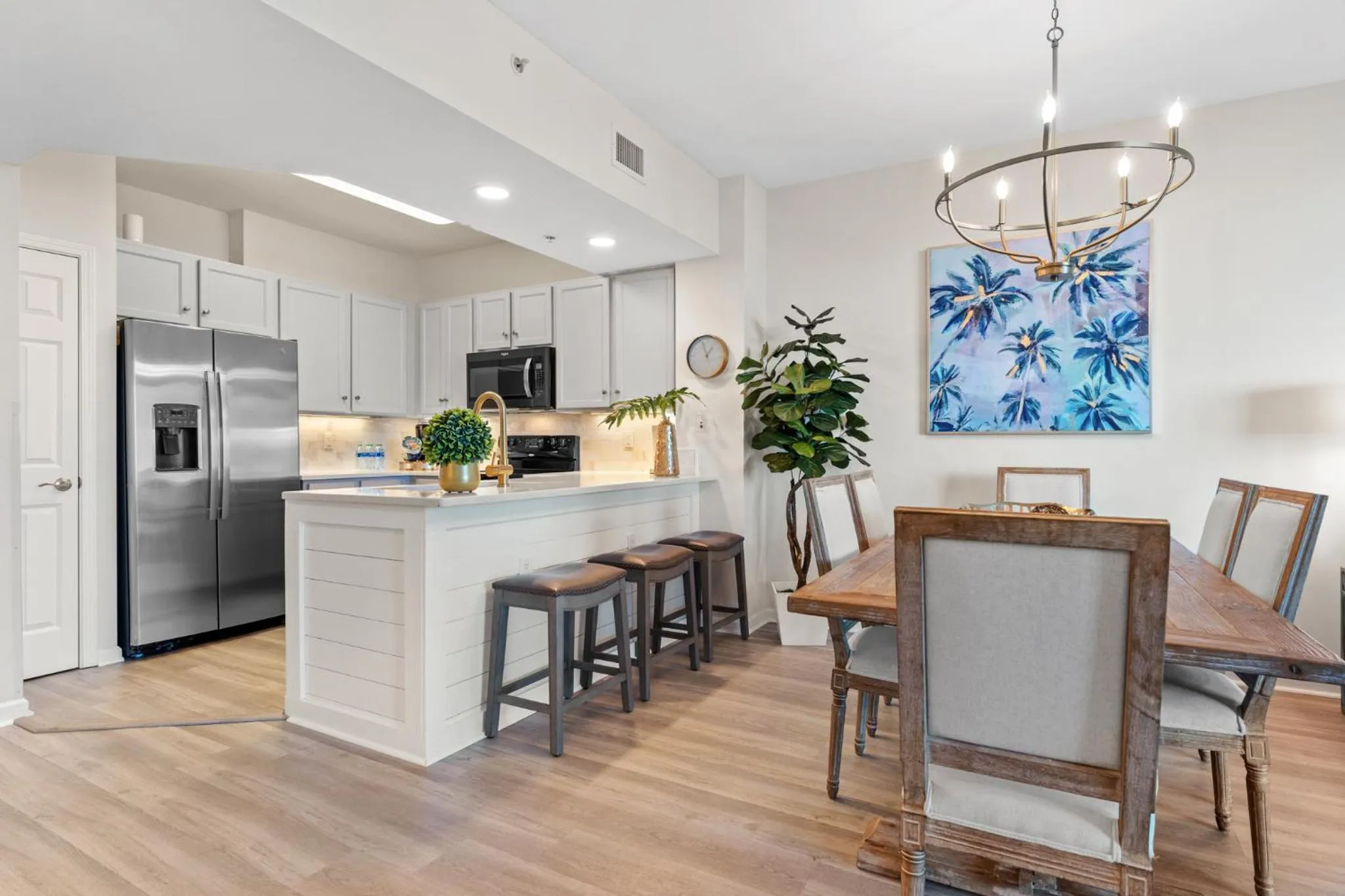 Dining area in 5 Star Resort 6th fl 2BR 2 BATH King Suite Shuttle Pools Family