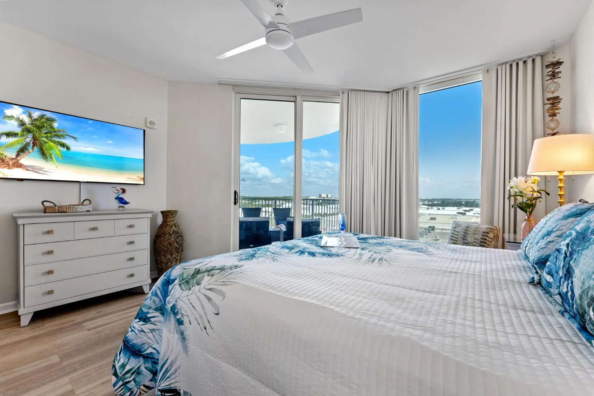 Bedroom, Bed in 5 Star Resort 6th fl 2BR 2 BATH King Suite Shuttle Pools Family