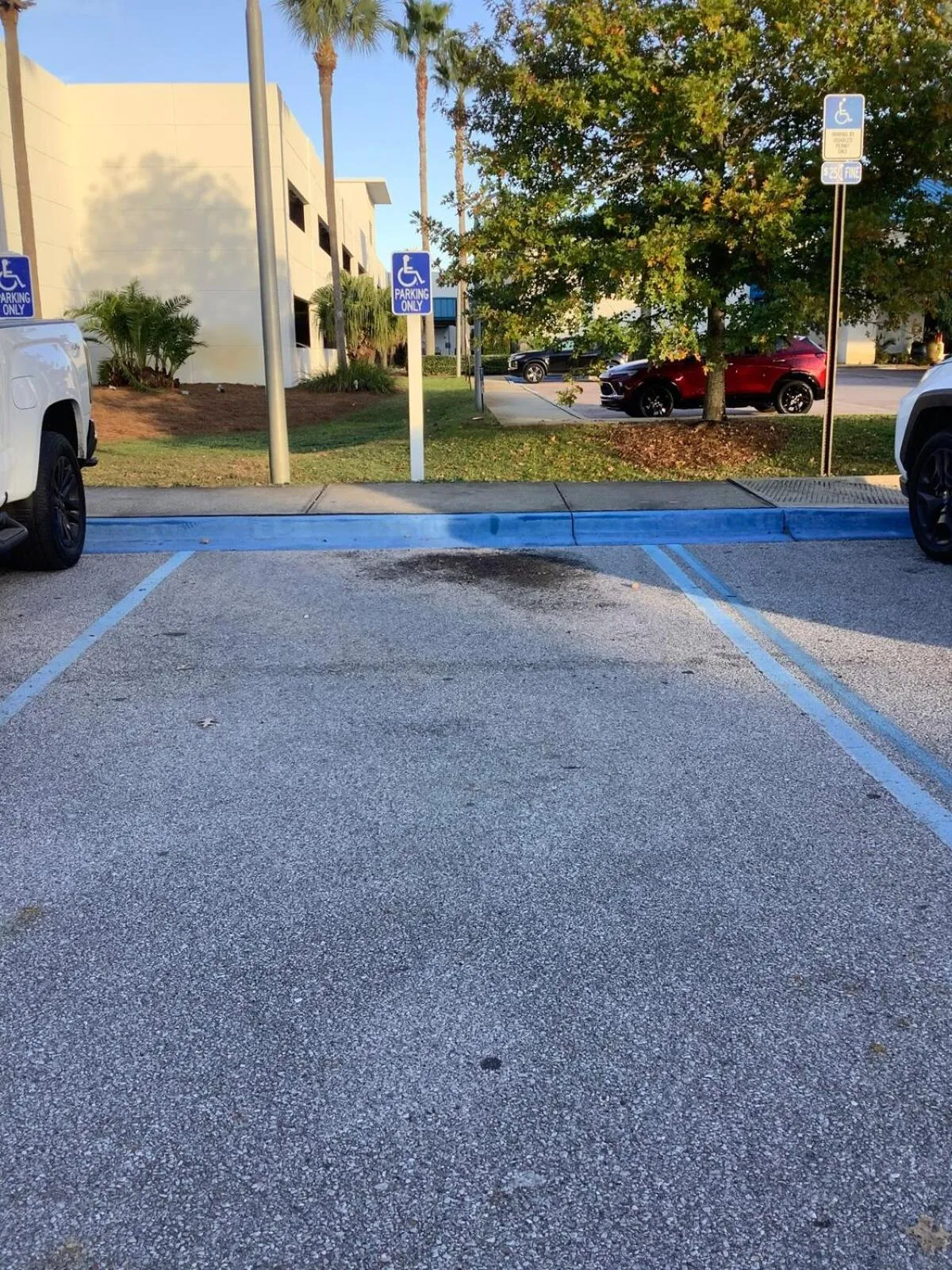 Parking in 5 Star Resort 6th fl 2BR 2 BATH King Suite Shuttle Pools Family