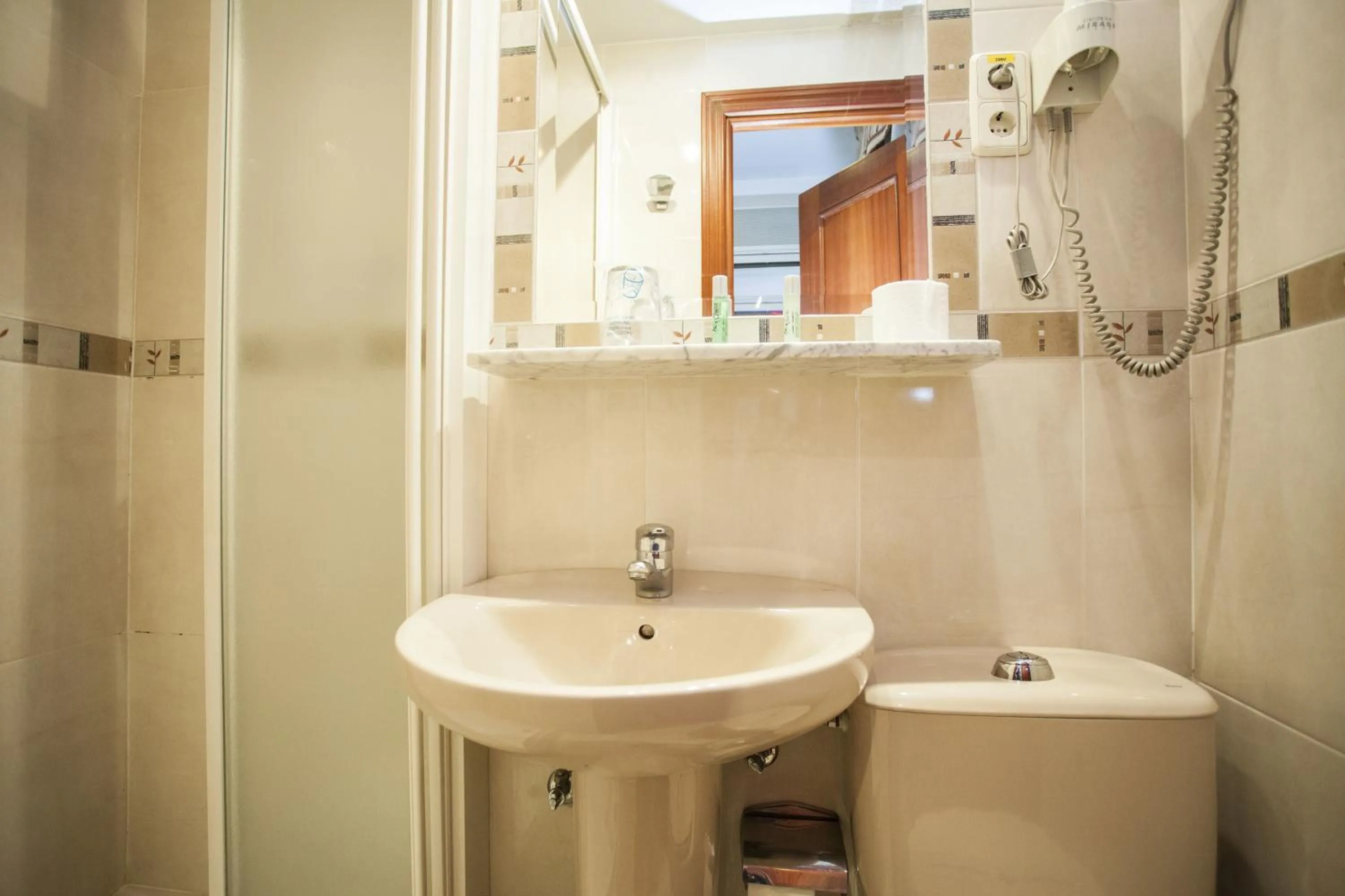 Bathroom in Pensión Carrera