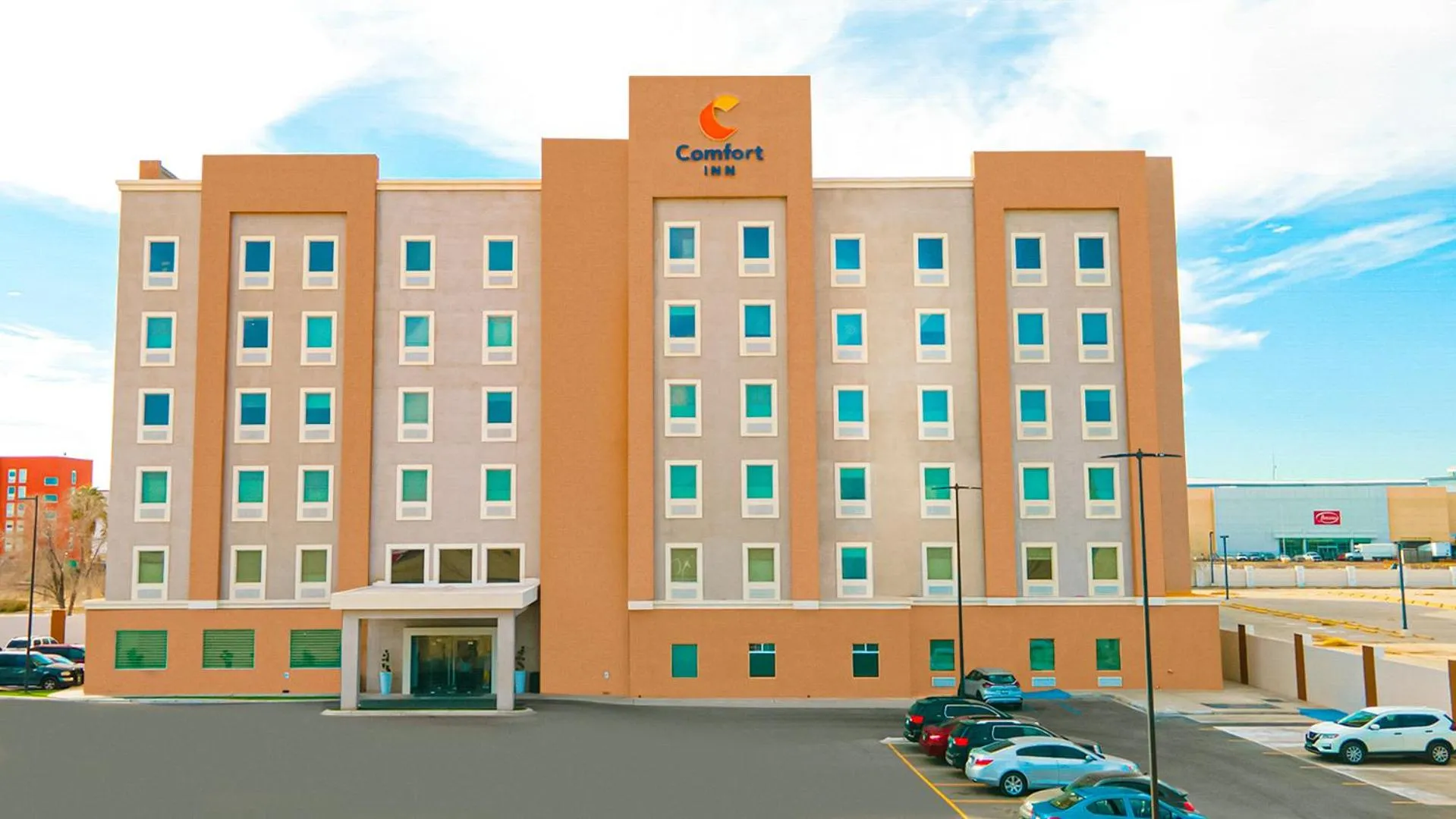 Property building in Comfort Inn Ciudad Juarez
