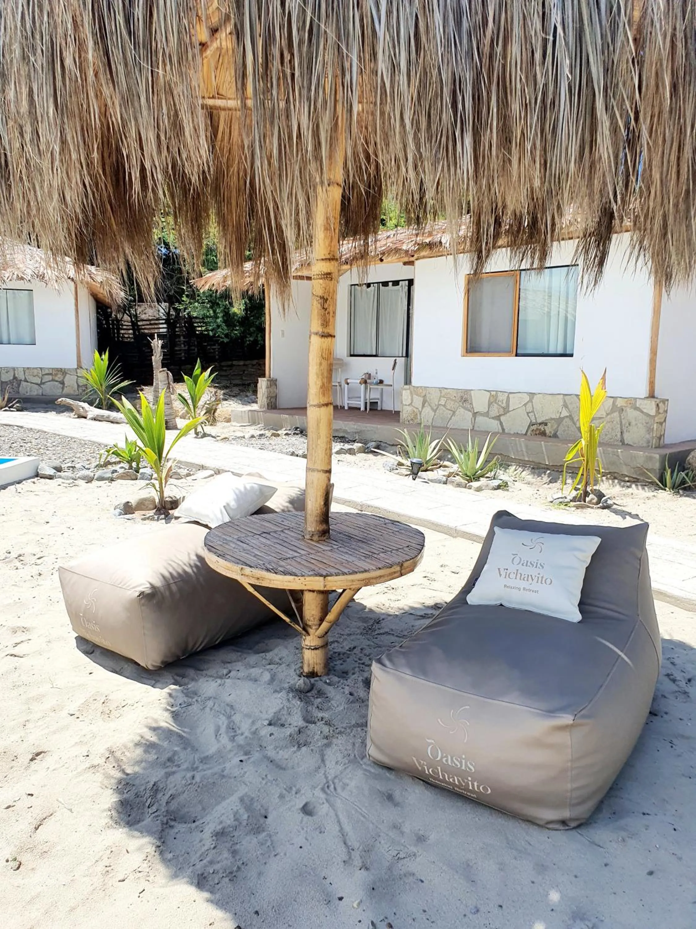 Seating area in Oasis de Vichayito