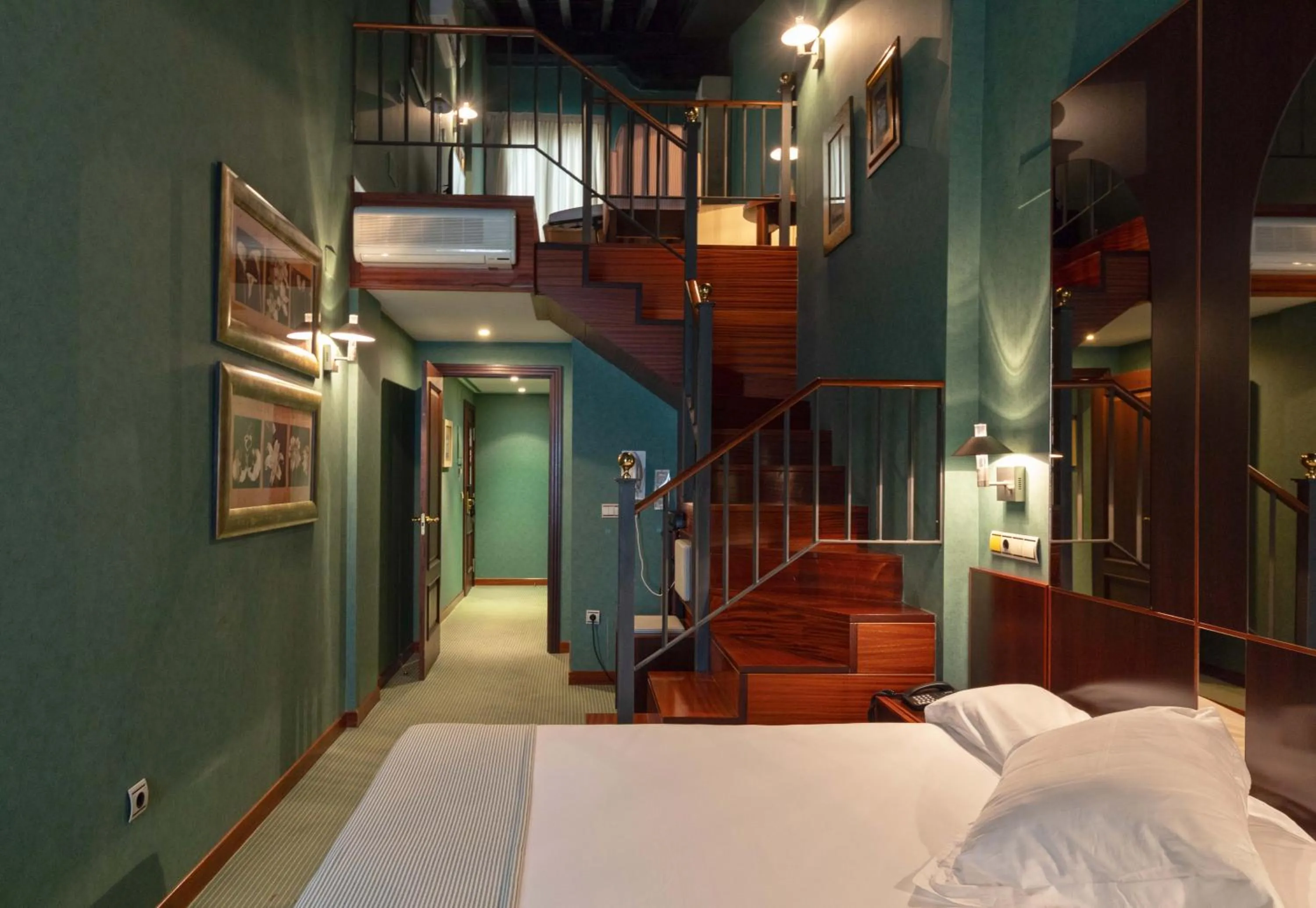 Photo of the whole room, Bed in Hotel Soho Boutique Jerez