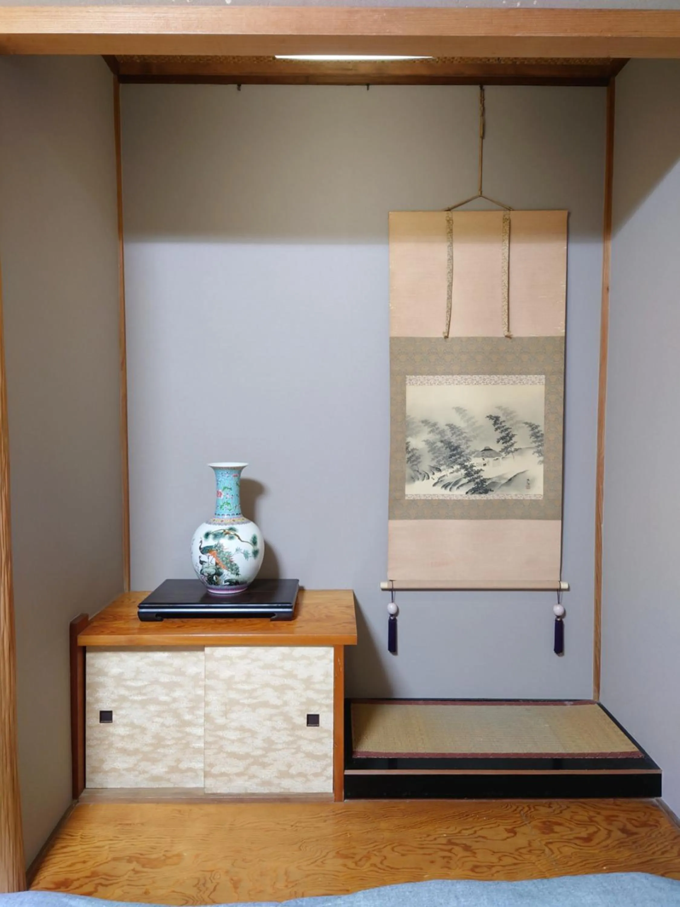 season guest house in nishi shinjuku 100 square meters, 4 bedrooms, 2 living rooms