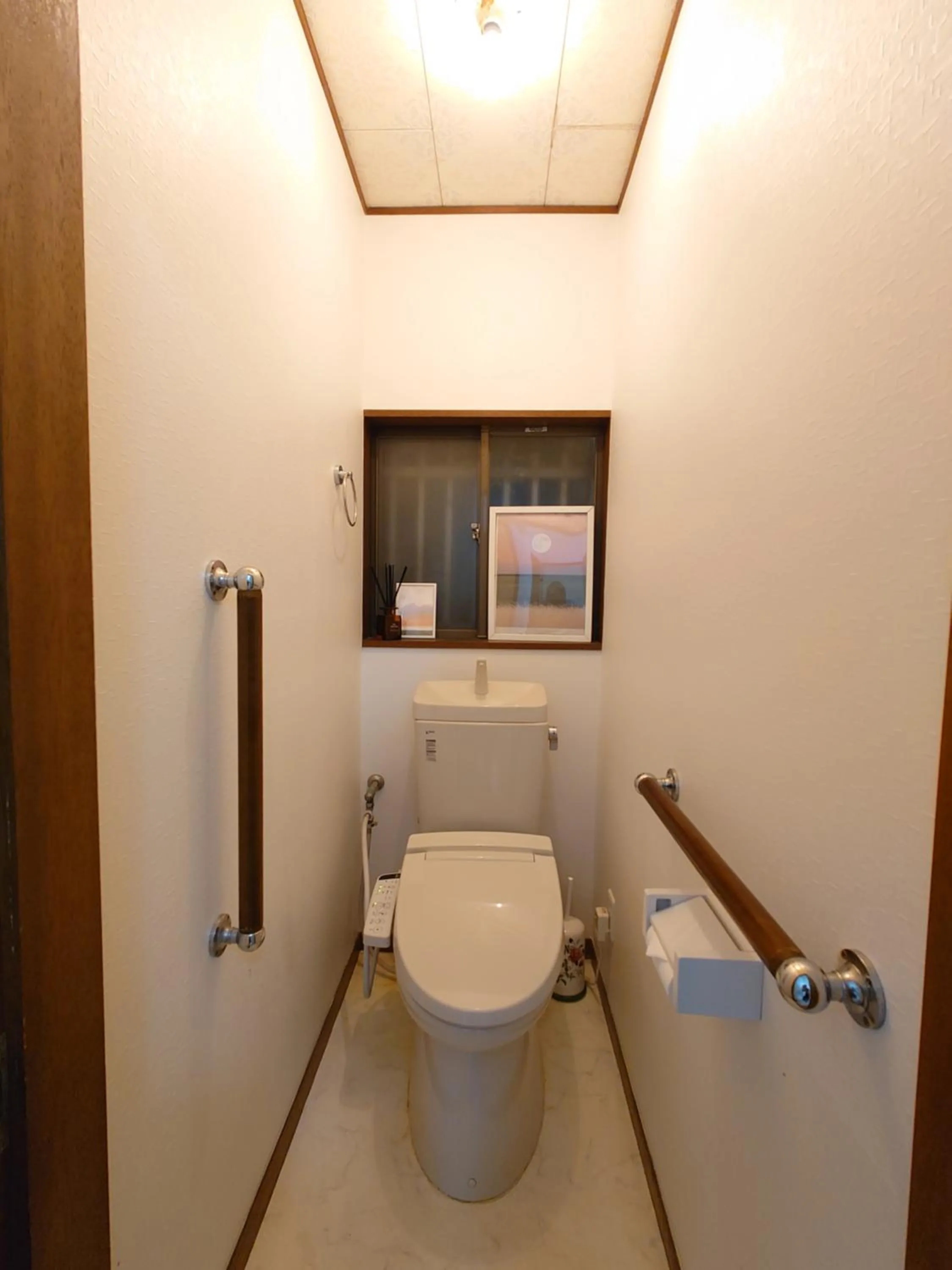 season guest house in nishi shinjuku 100 square meters, 4 bedrooms, 2 living rooms