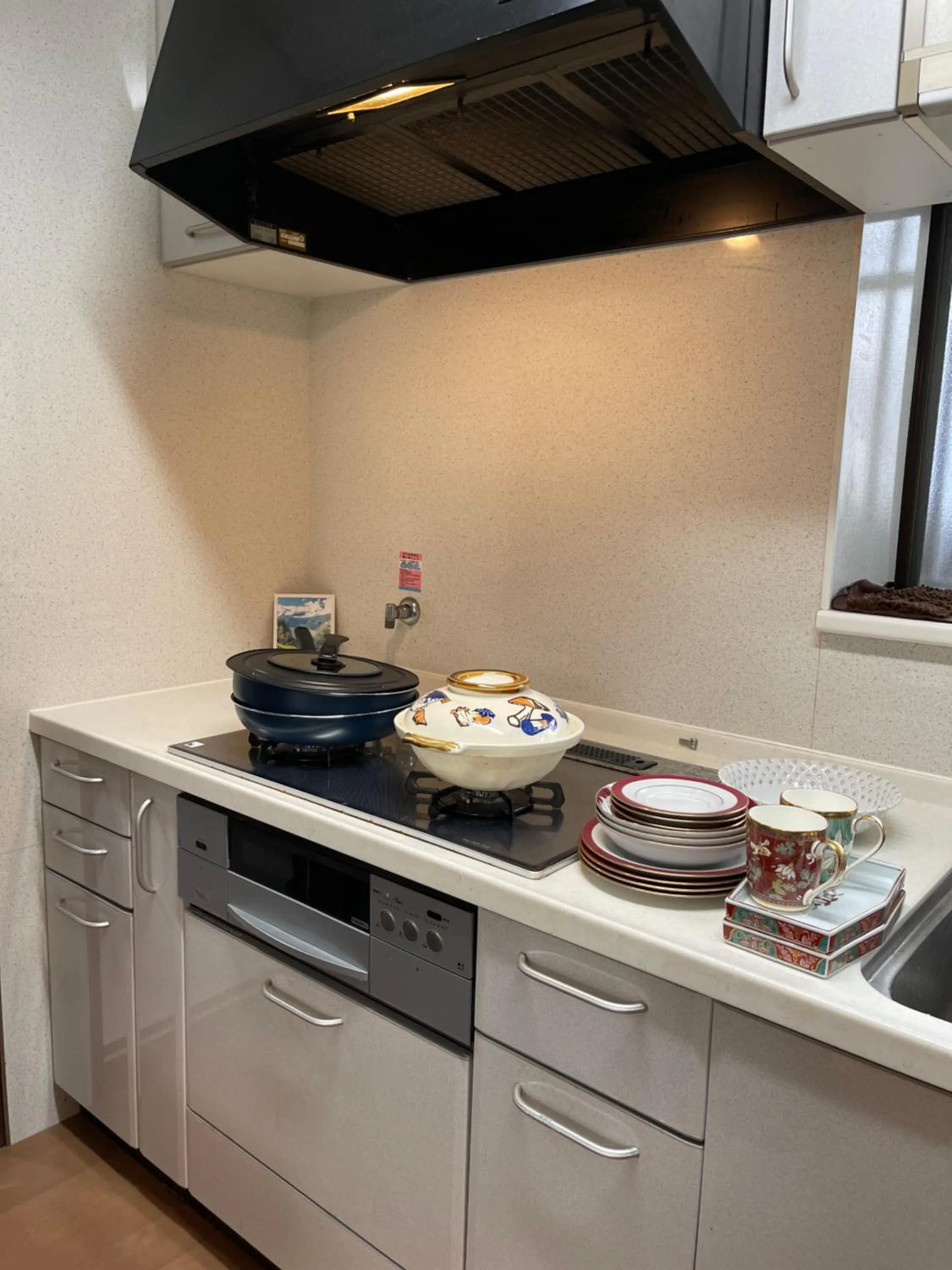 season guest house in nishi shinjuku 100 square meters, 4 bedrooms, 2 living rooms