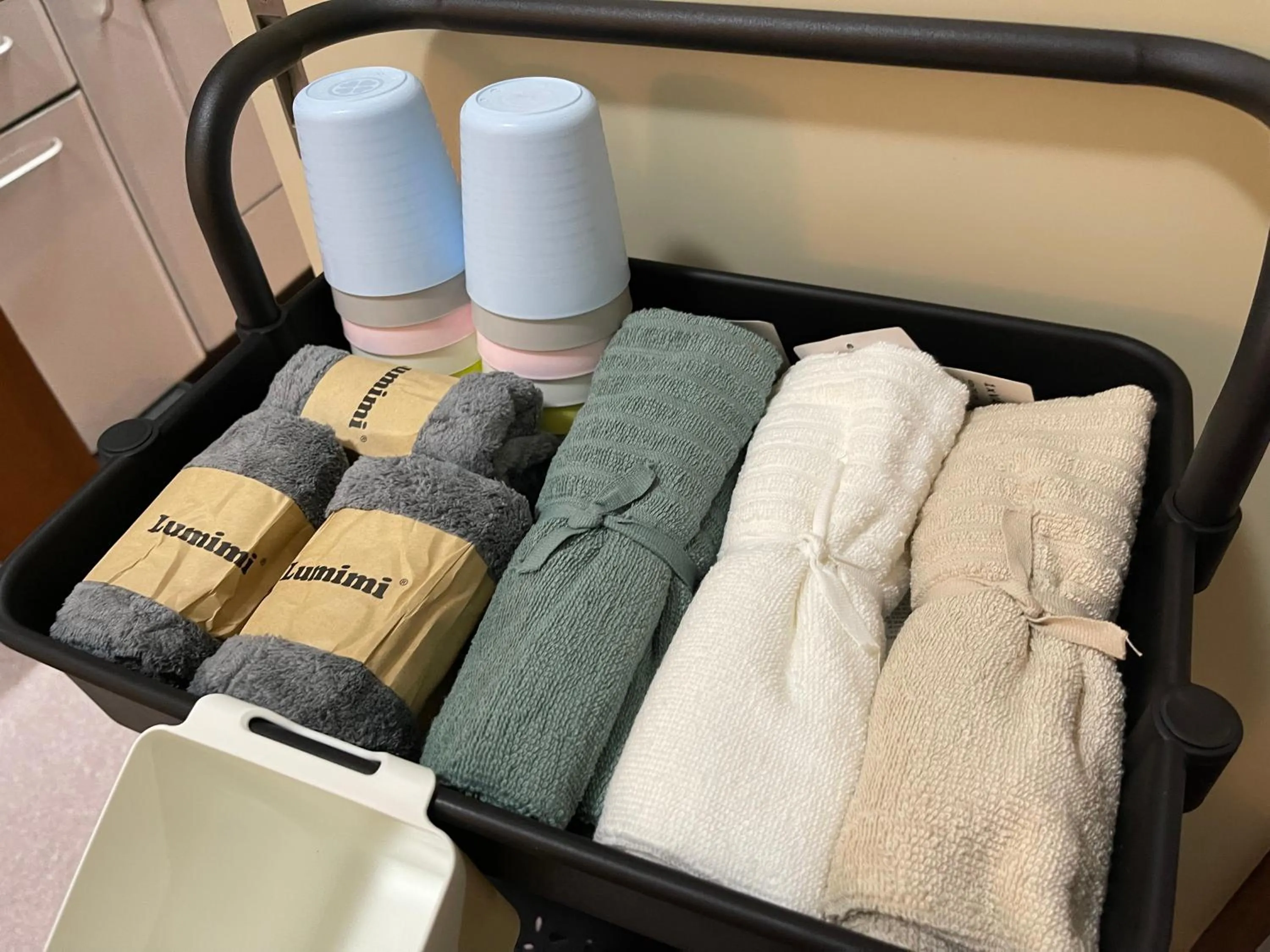 season guest house in nishi shinjuku 100 square meters, 4 bedrooms, 2 living rooms