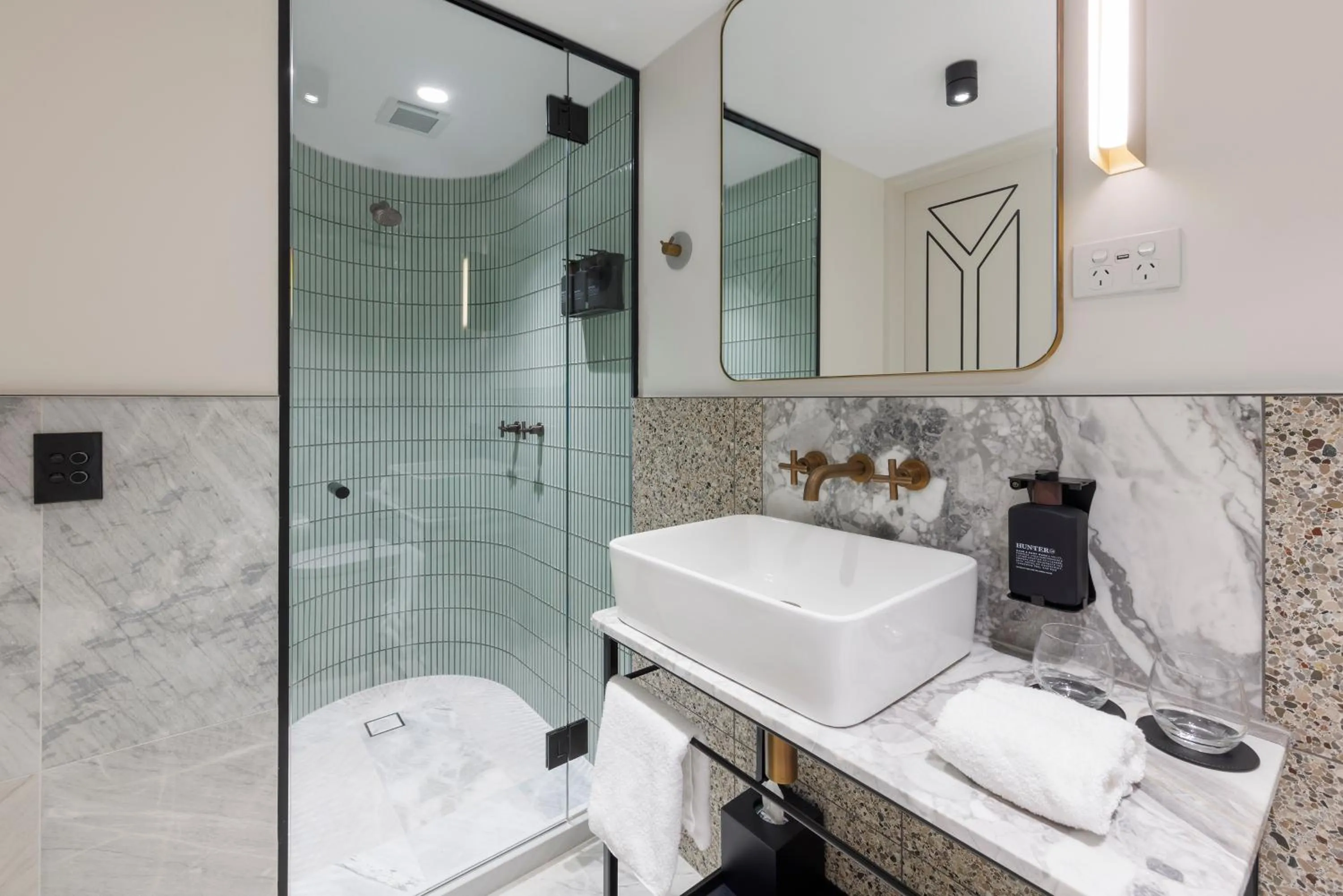 Shower in 202 Elizabeth