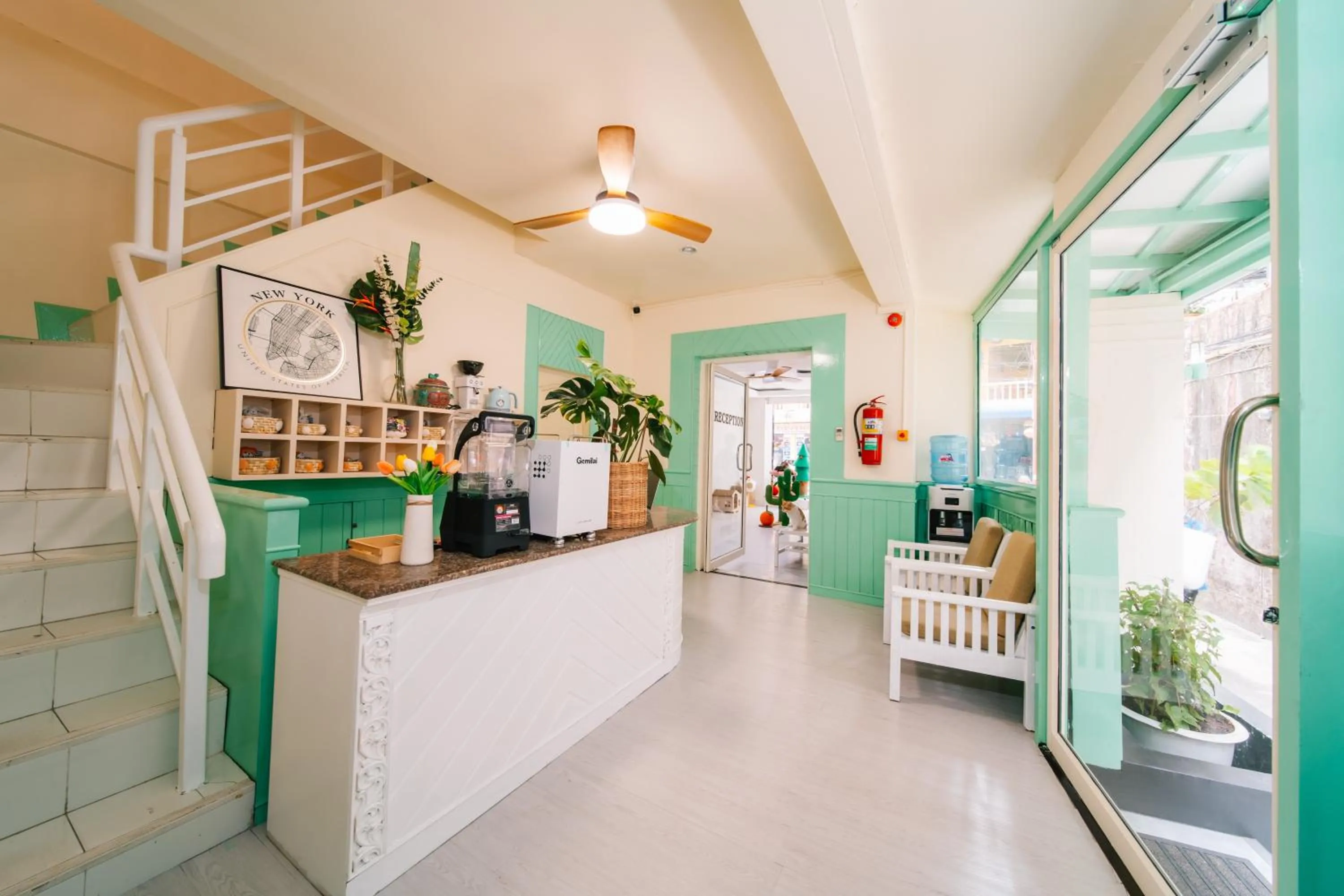 Lobby or reception in Catnip Seaside Hotel&Cafe