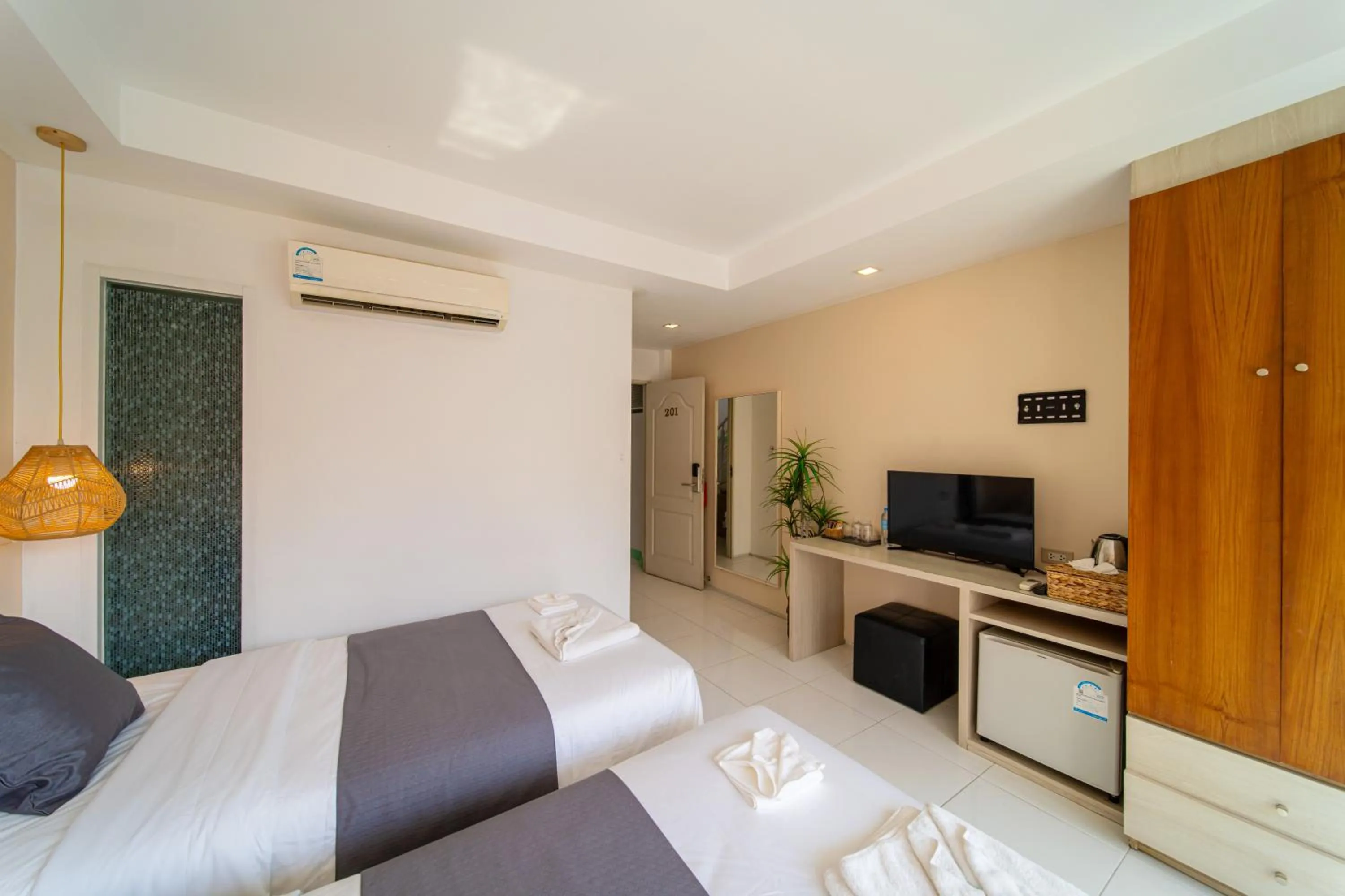 Bed in Catnip Seaside Hotel&Cafe