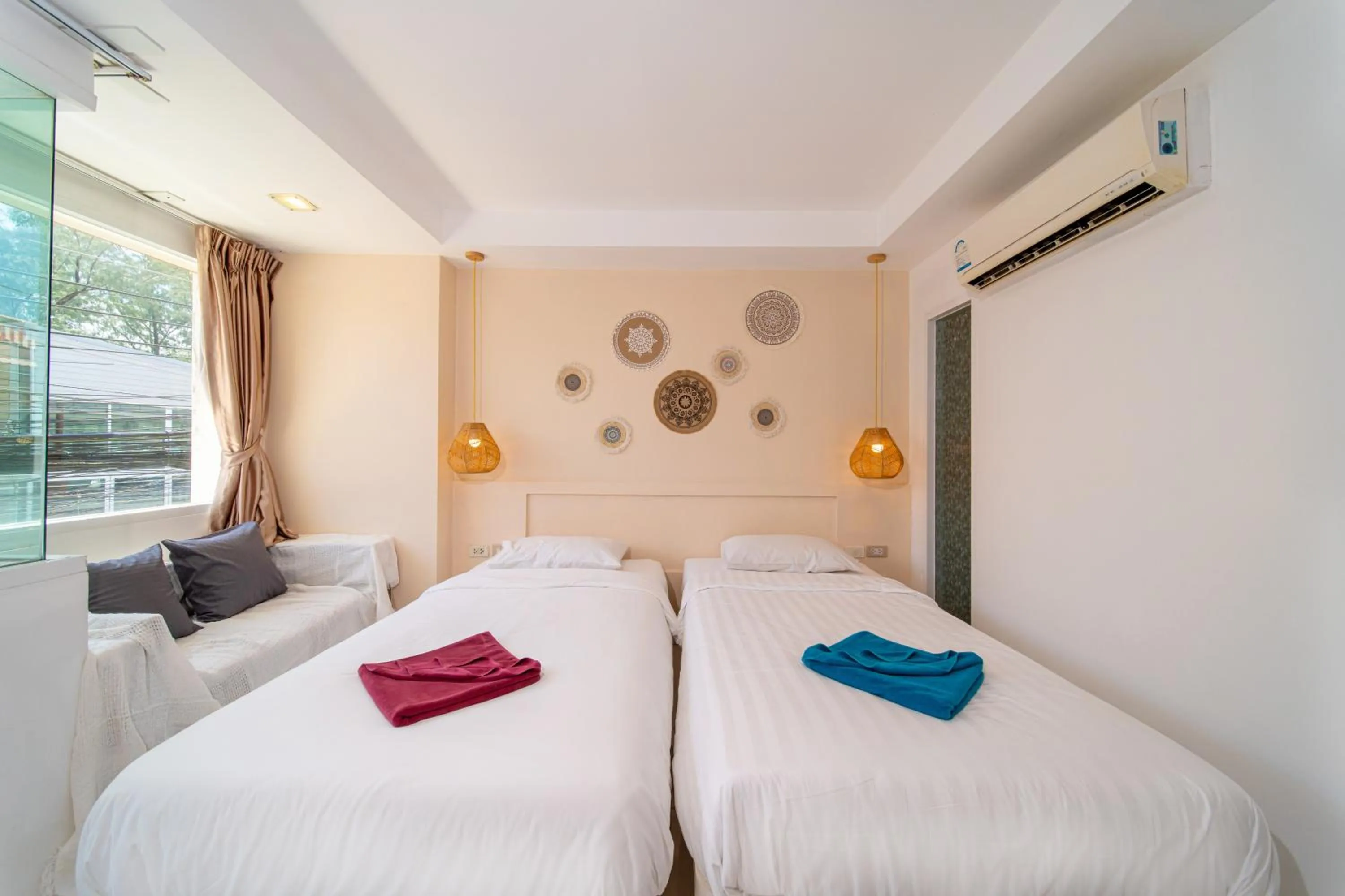 Bed in Catnip Seaside Hotel&Cafe