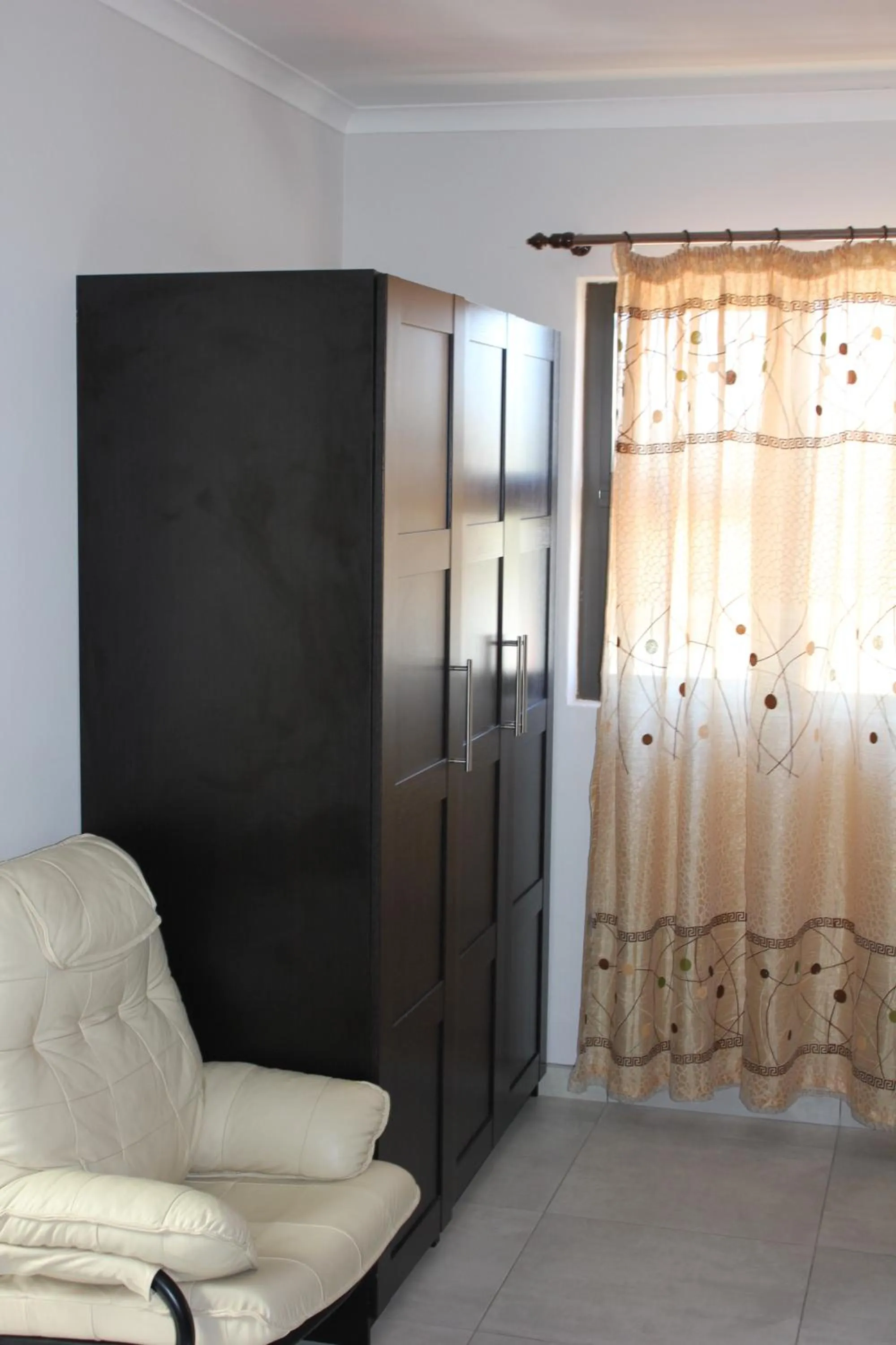 wardrobe in Coco Palm Bed & Breakfast