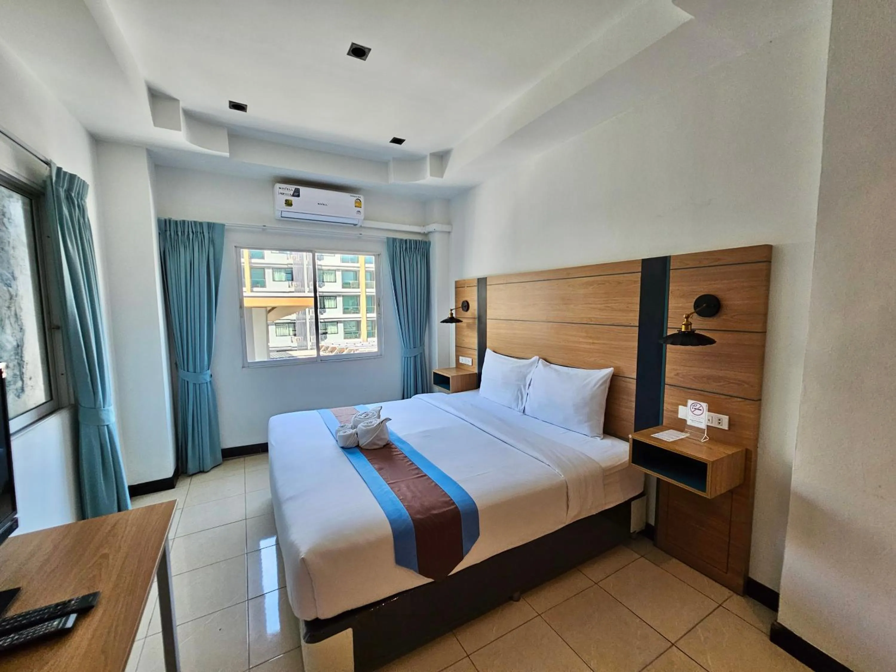 Bed in The Base Inn Pattaya