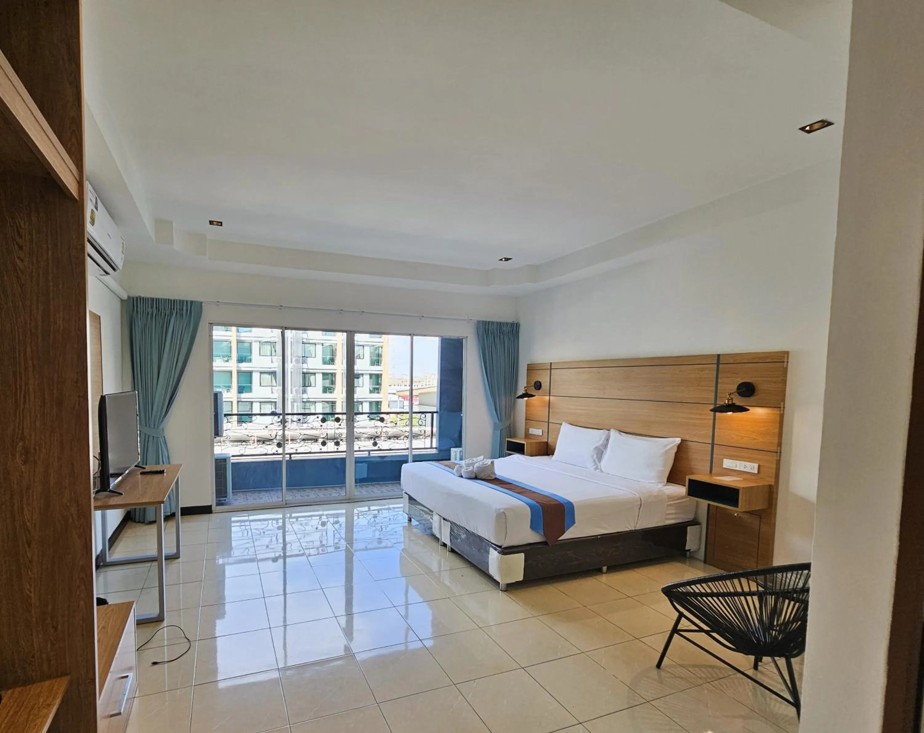 Bed in The Base Inn Pattaya