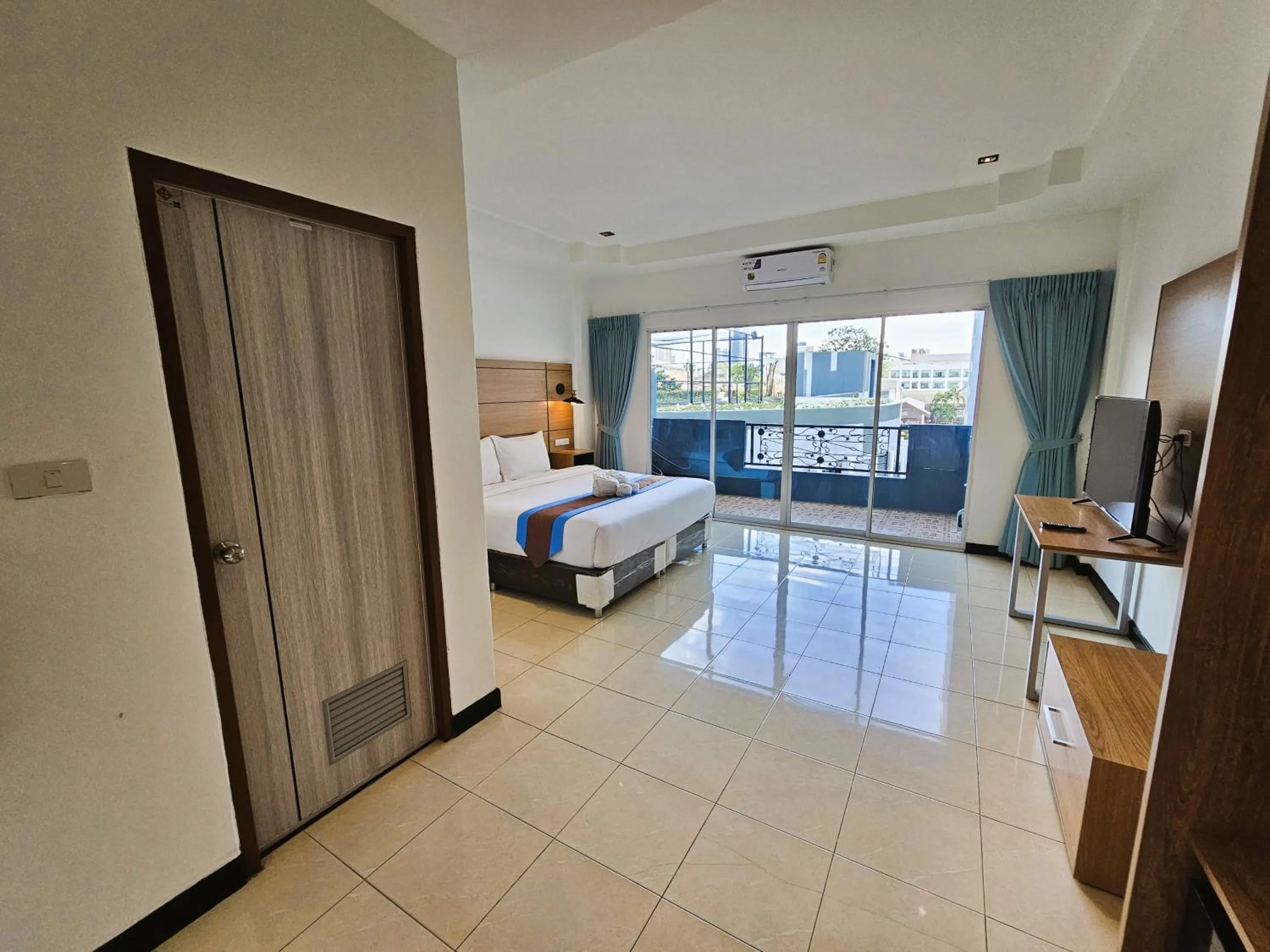 Bed in The Base Inn Pattaya