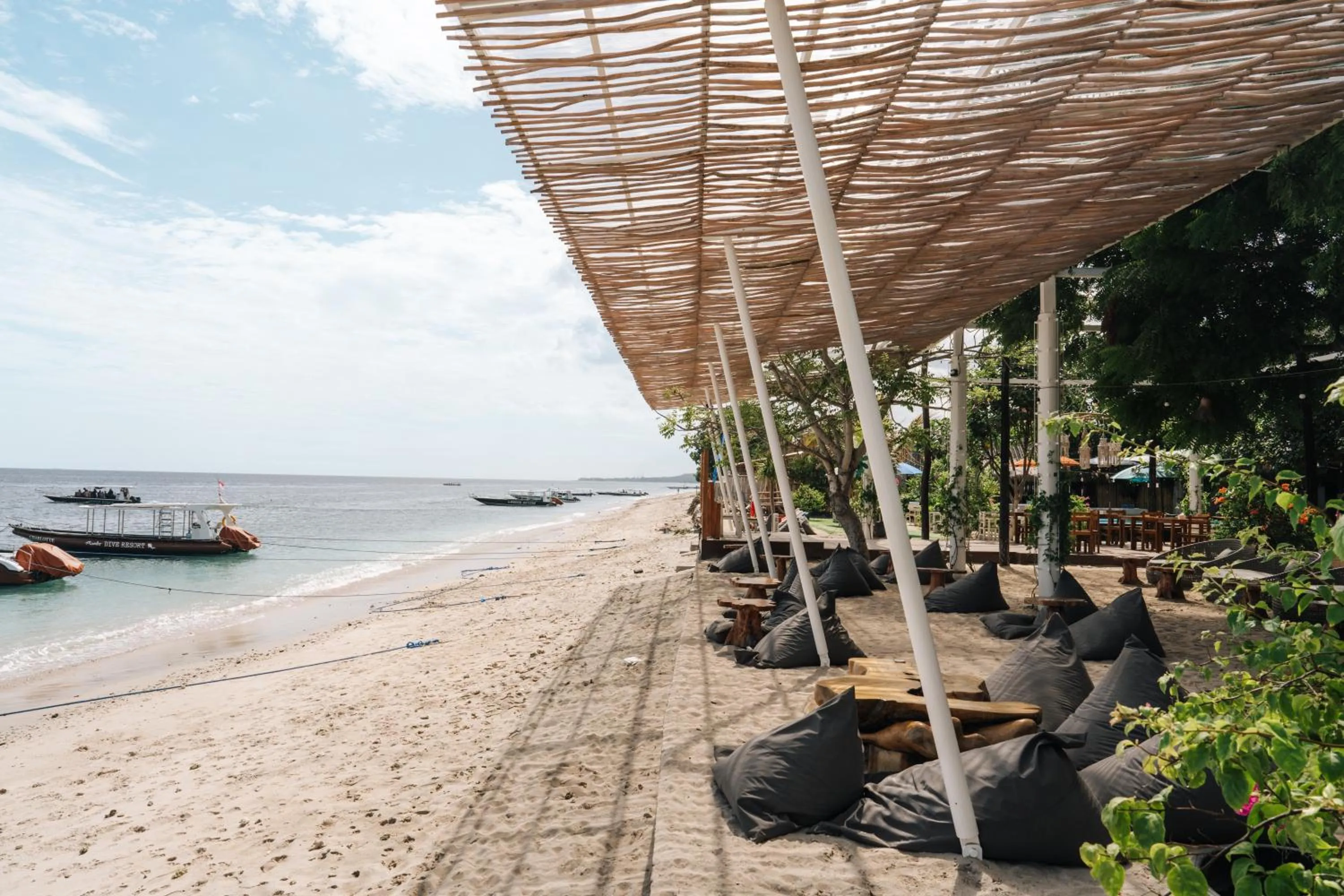 Beach in Mambo Beach Resort