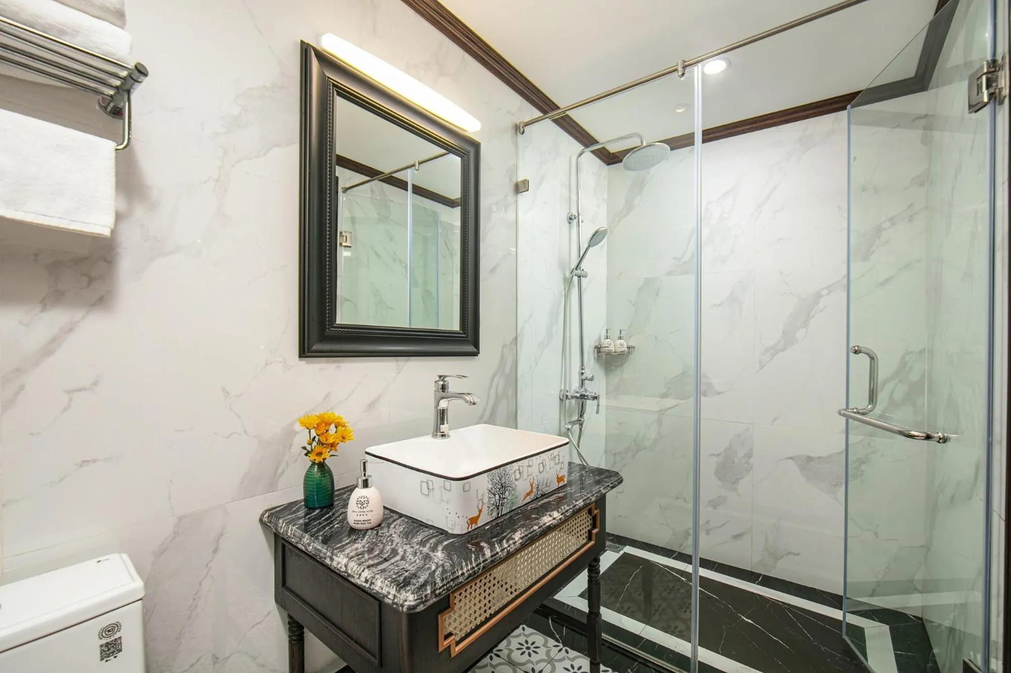 Toilet in Media Central Hotel & Spa