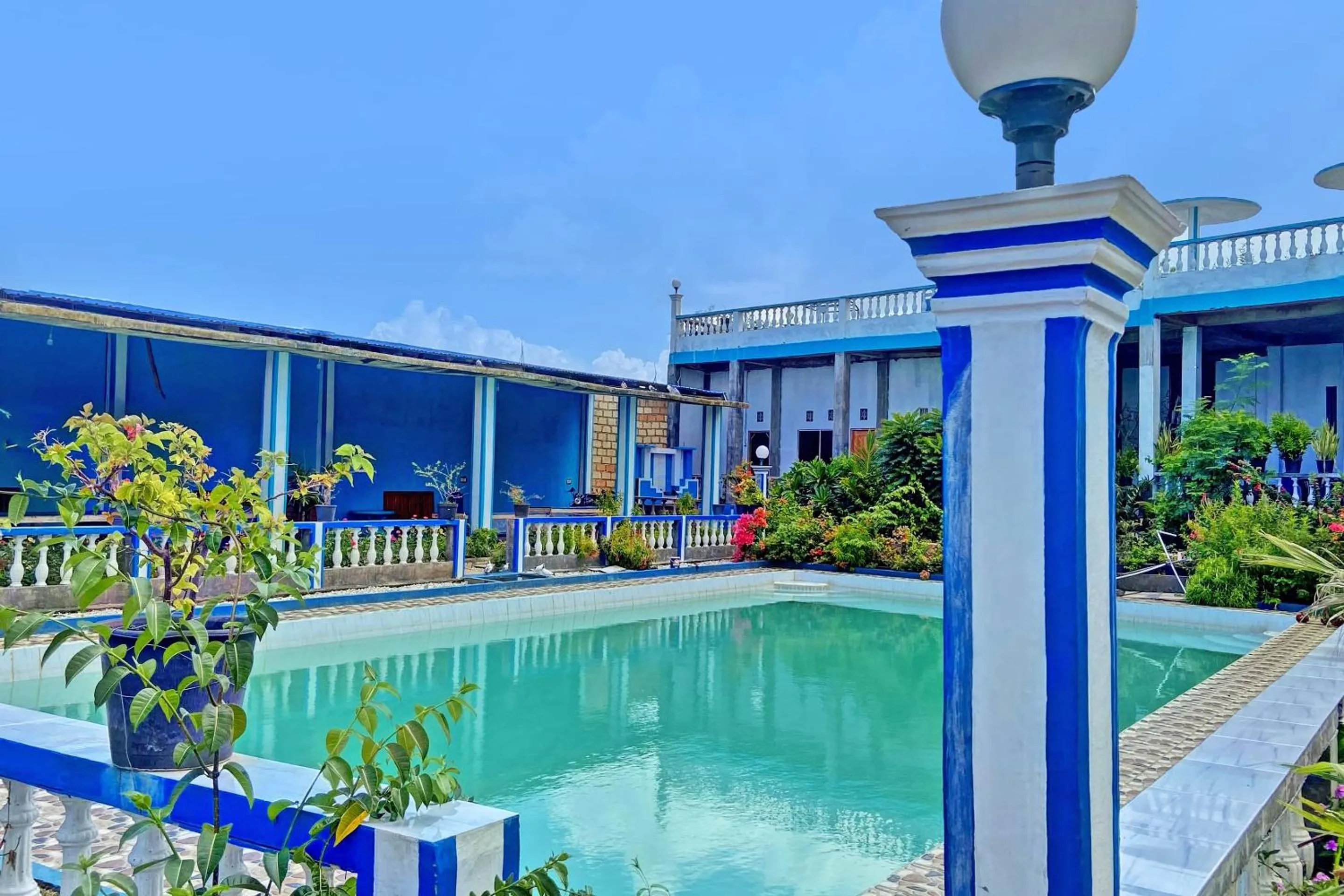 Facade/entrance in OYO 91927 Homestay Kebun