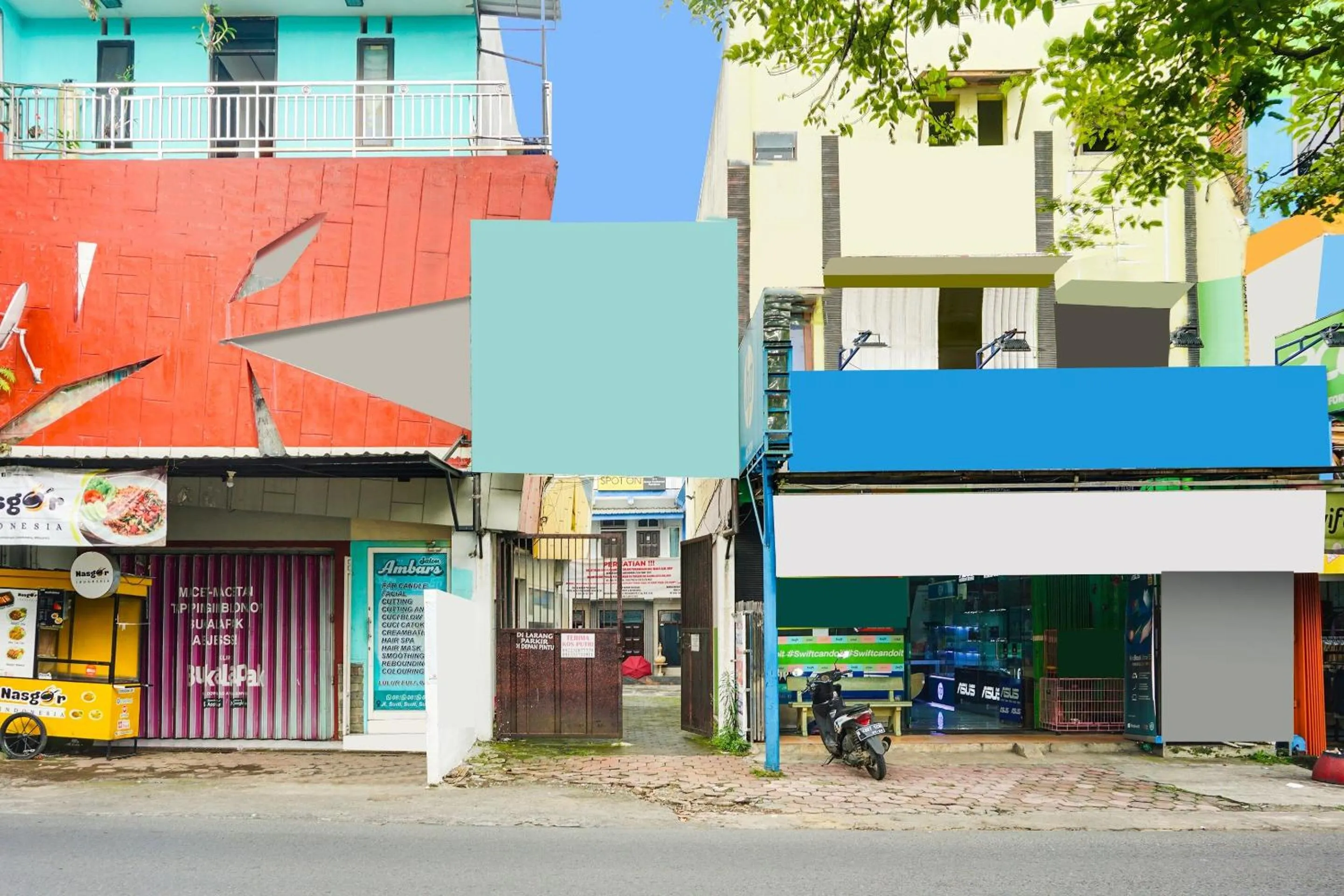 Facade/entrance in OYO 91926 Serayu Sumbersari Homestay