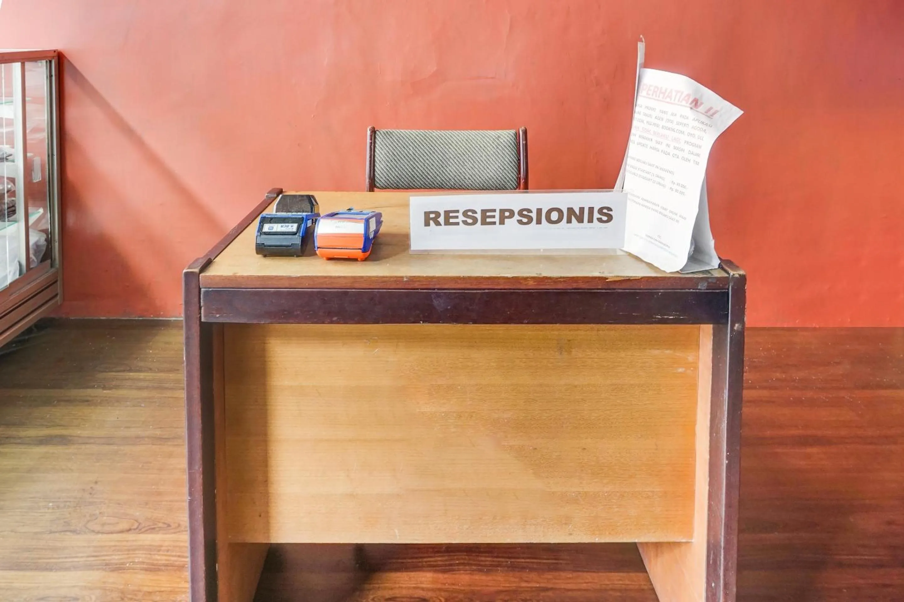 Lobby or reception in OYO 91926 Serayu Sumbersari Homestay