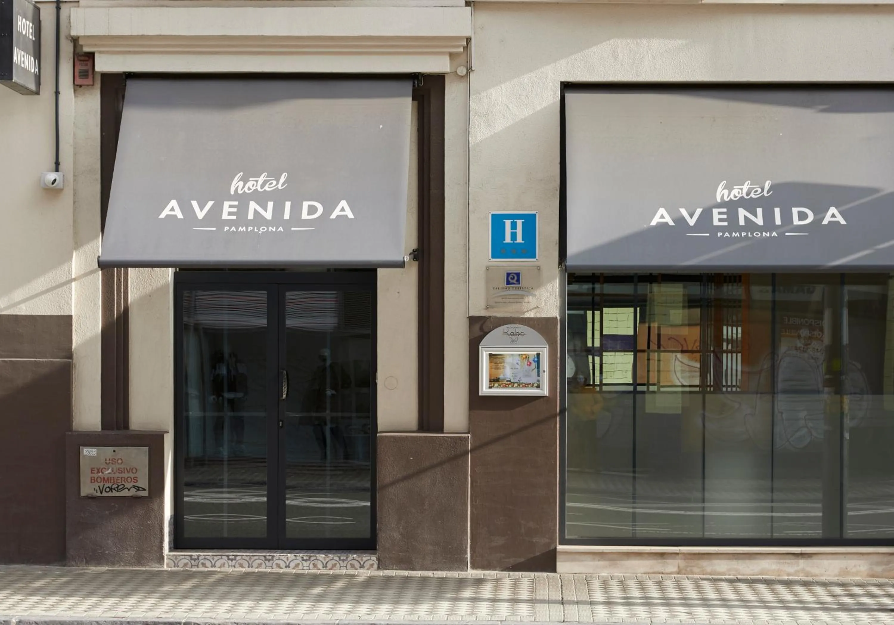 Facade/entrance in Hotel Avenida