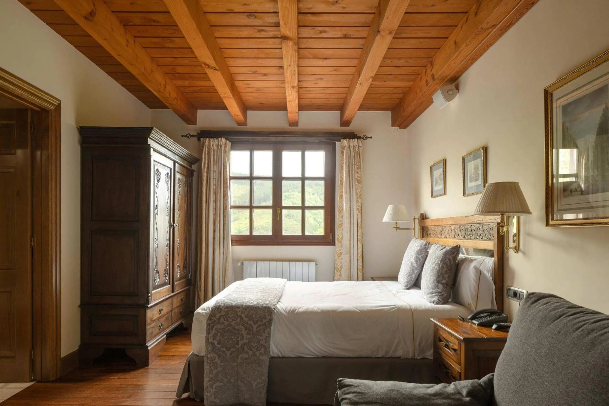 Bed in Hotel & Spa Etxegana