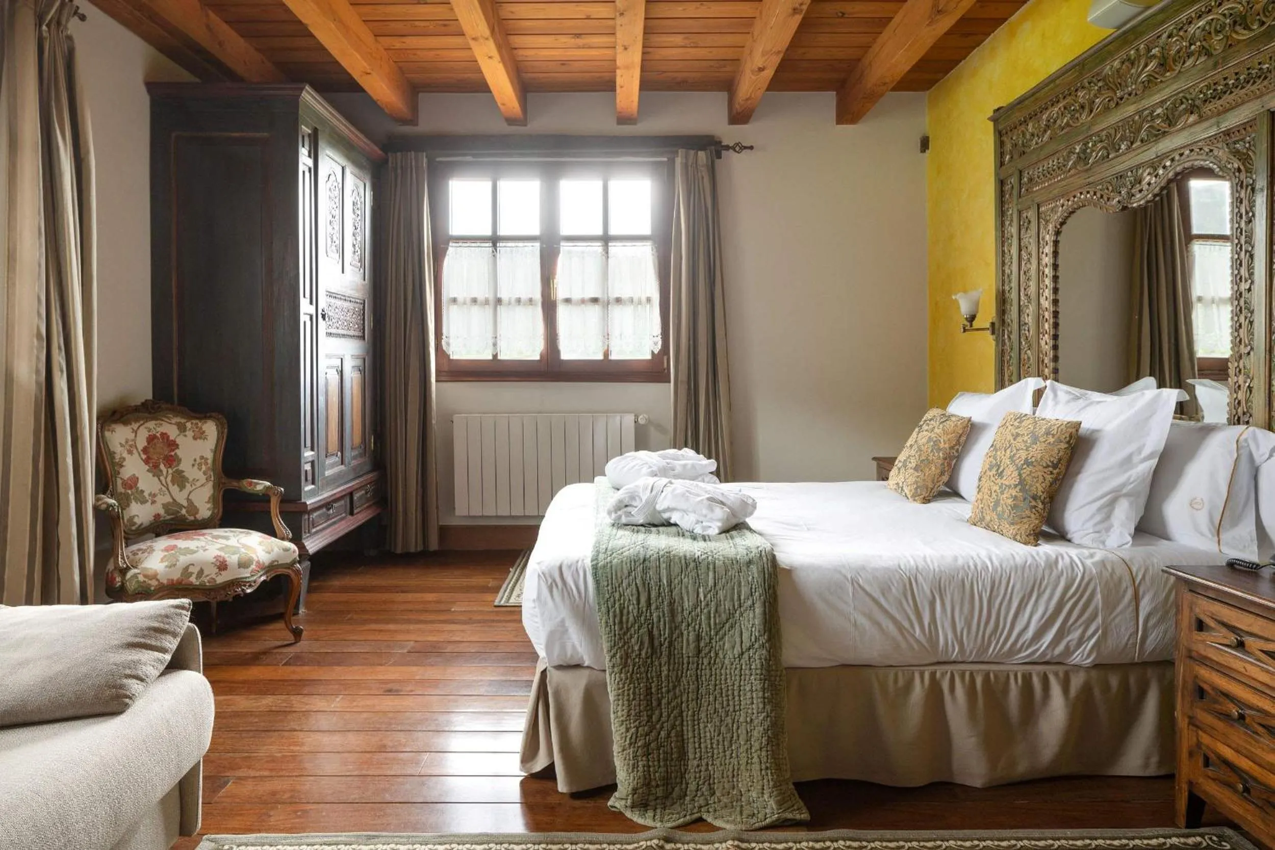 Bed in Hotel & Spa Etxegana