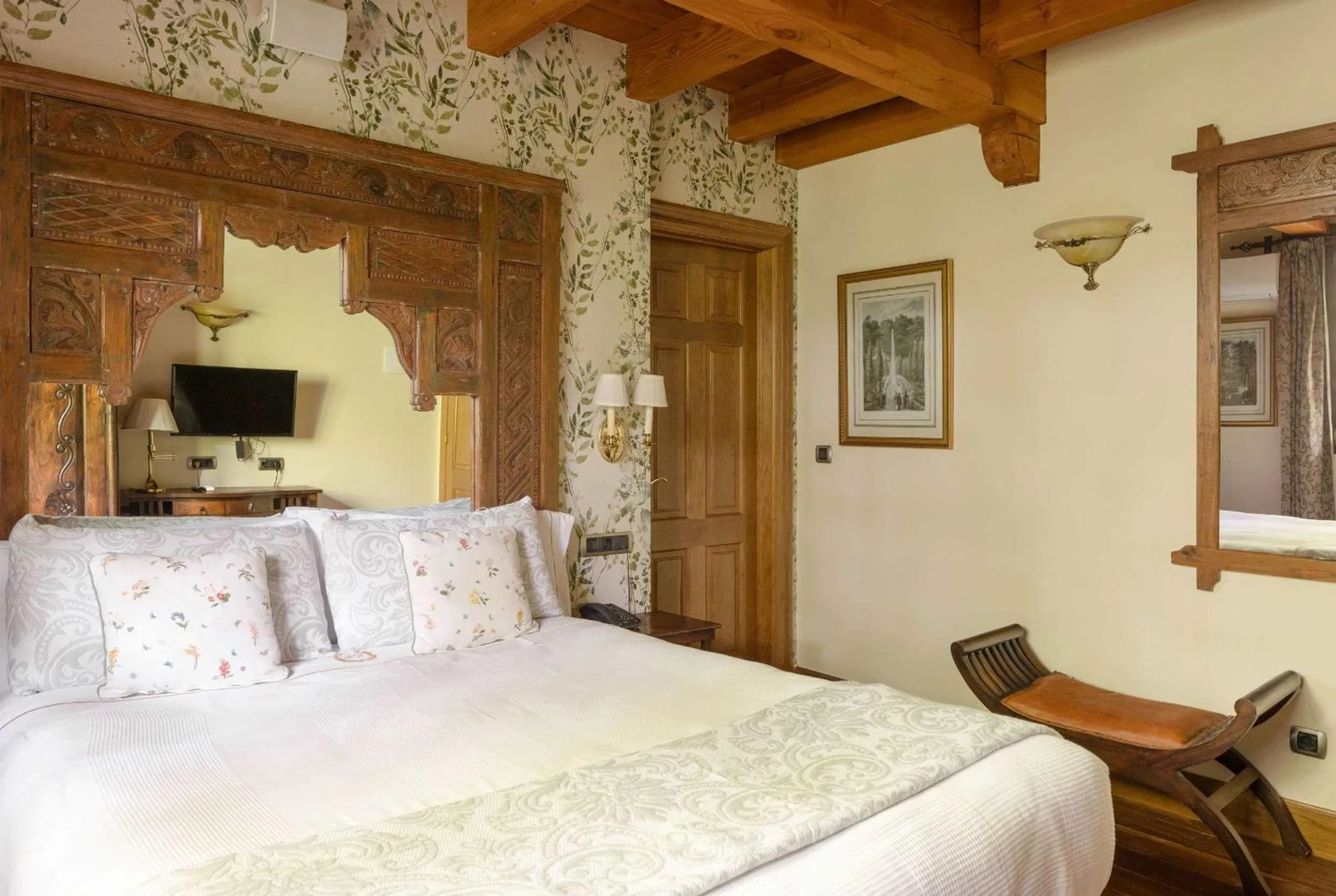 Bed in Hotel & Spa Etxegana