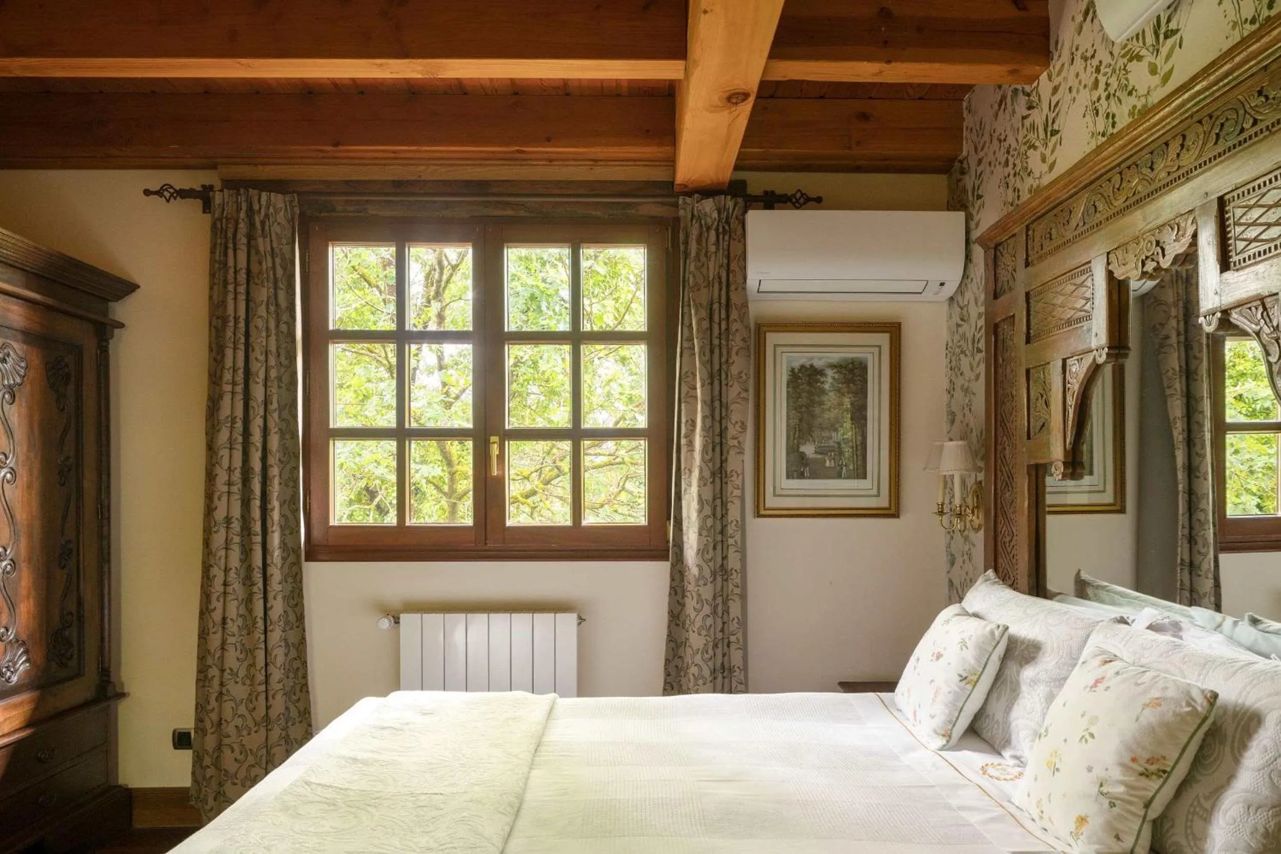 Bed in Hotel & Spa Etxegana