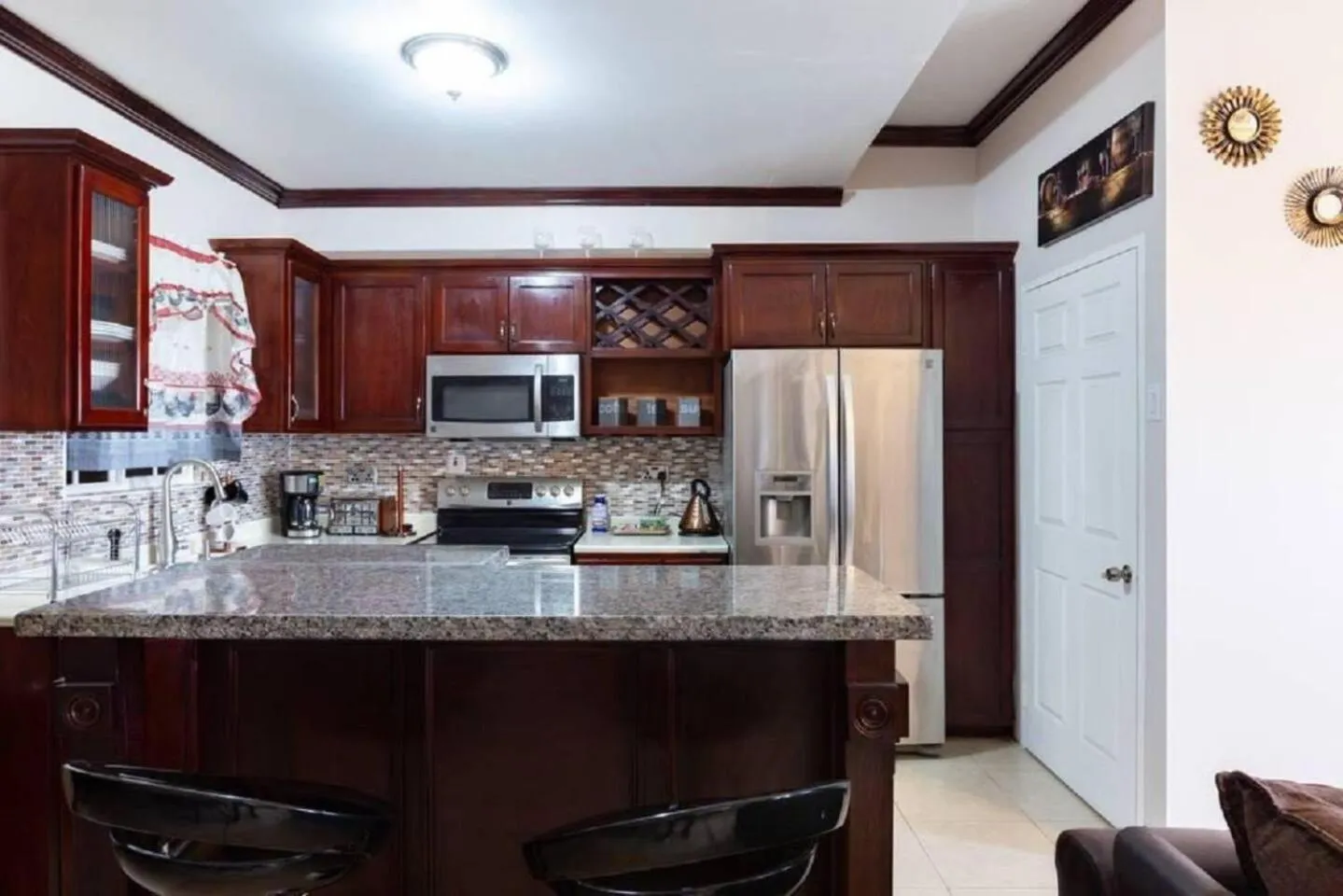 microwave in Loft - Sleeps 4 - Parking - Balcony