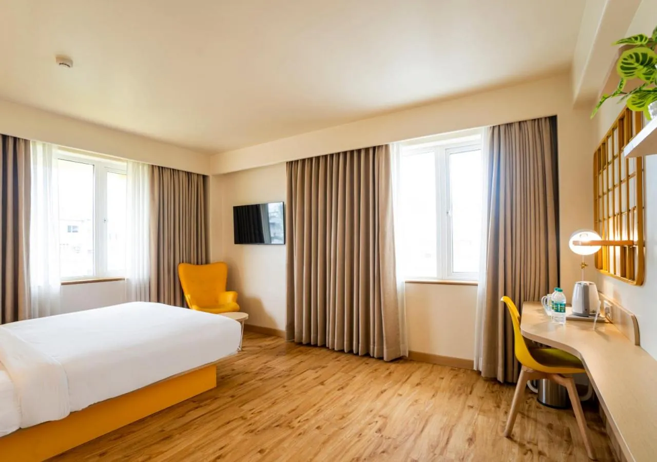 TV and multimedia, Bed in Bloom Hotel - Jammu