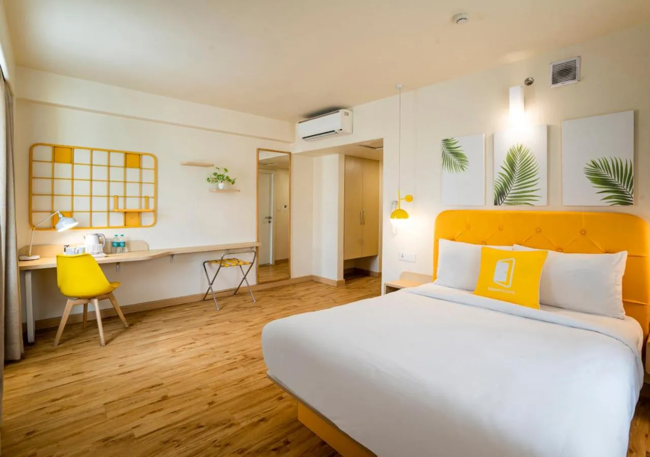 Bedroom, Bed in Bloom Hotel - Jammu