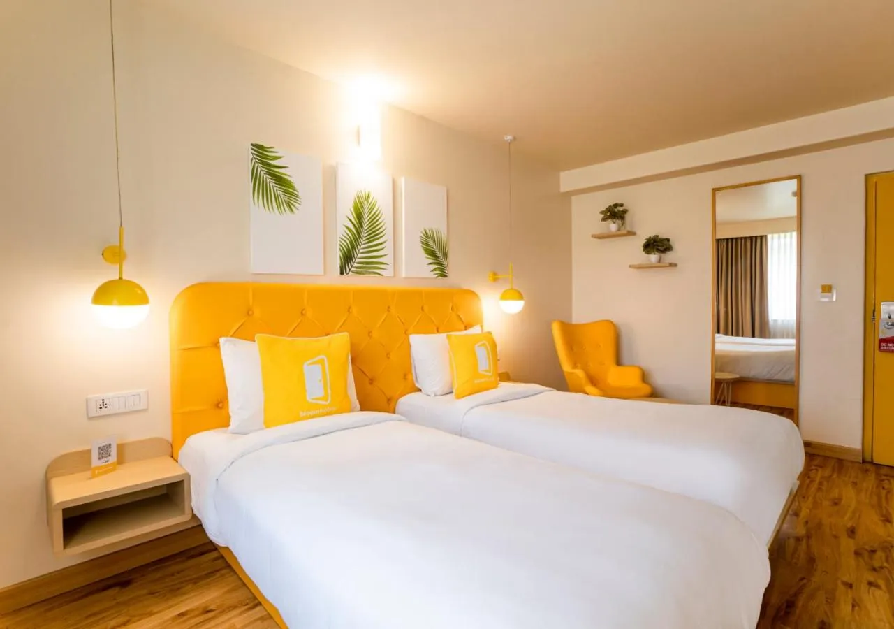 Bedroom, Bed in Bloom Hotel - Jammu