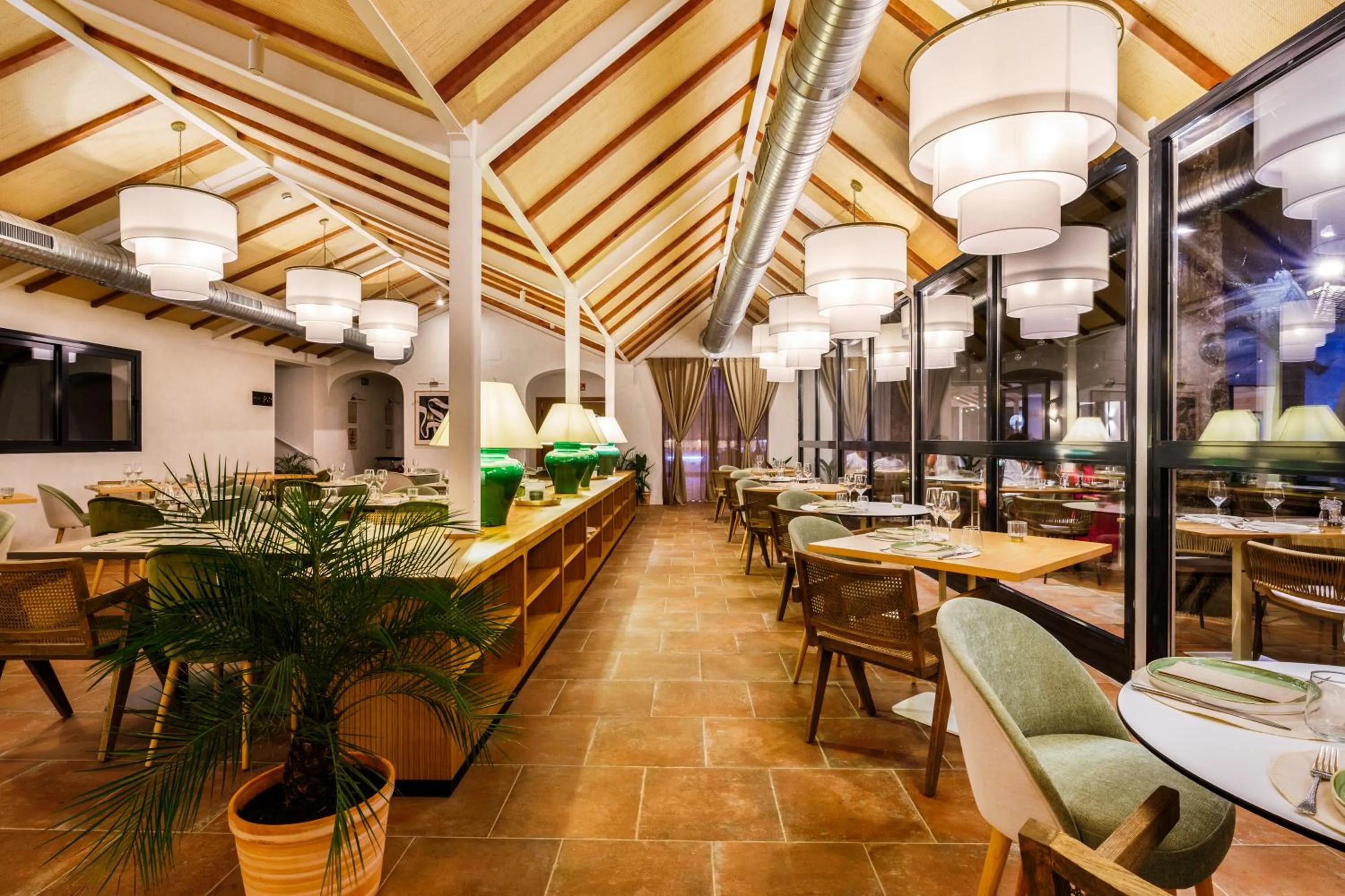 Restaurant/places to eat in Hotel Inmood San Roque
