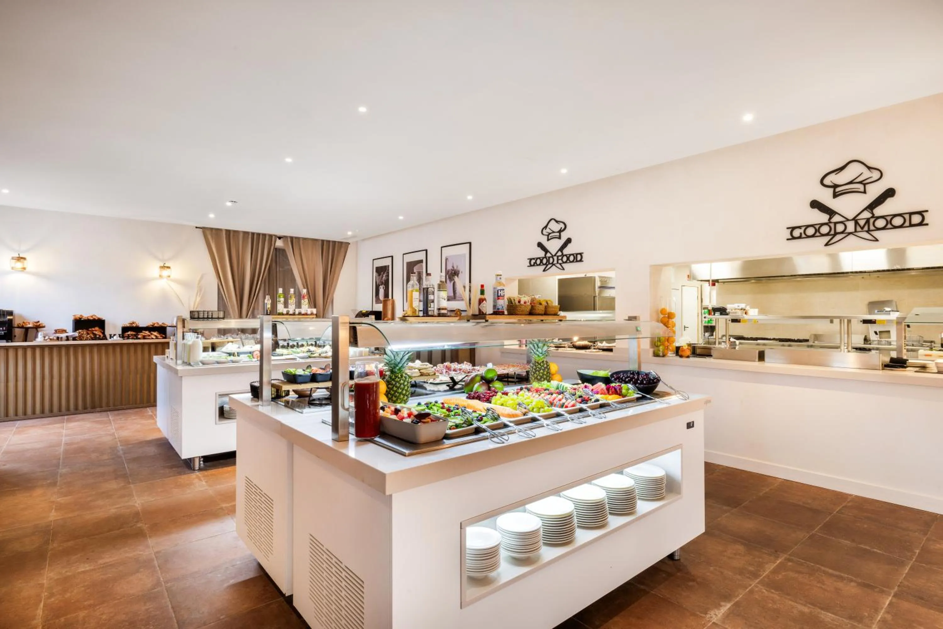 Restaurant/places to eat in Hotel Inmood San Roque