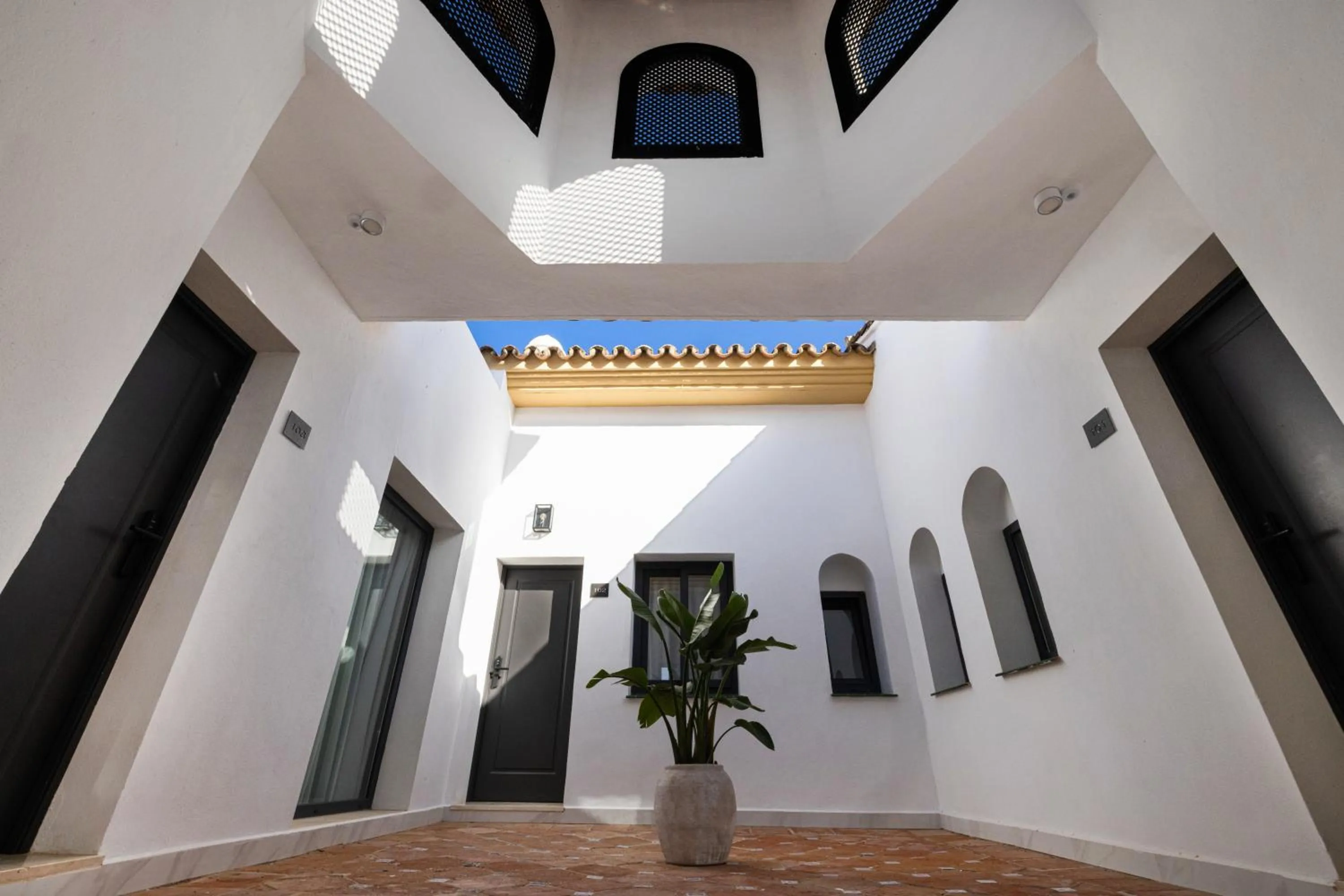 Property building in Hotel Inmood San Roque