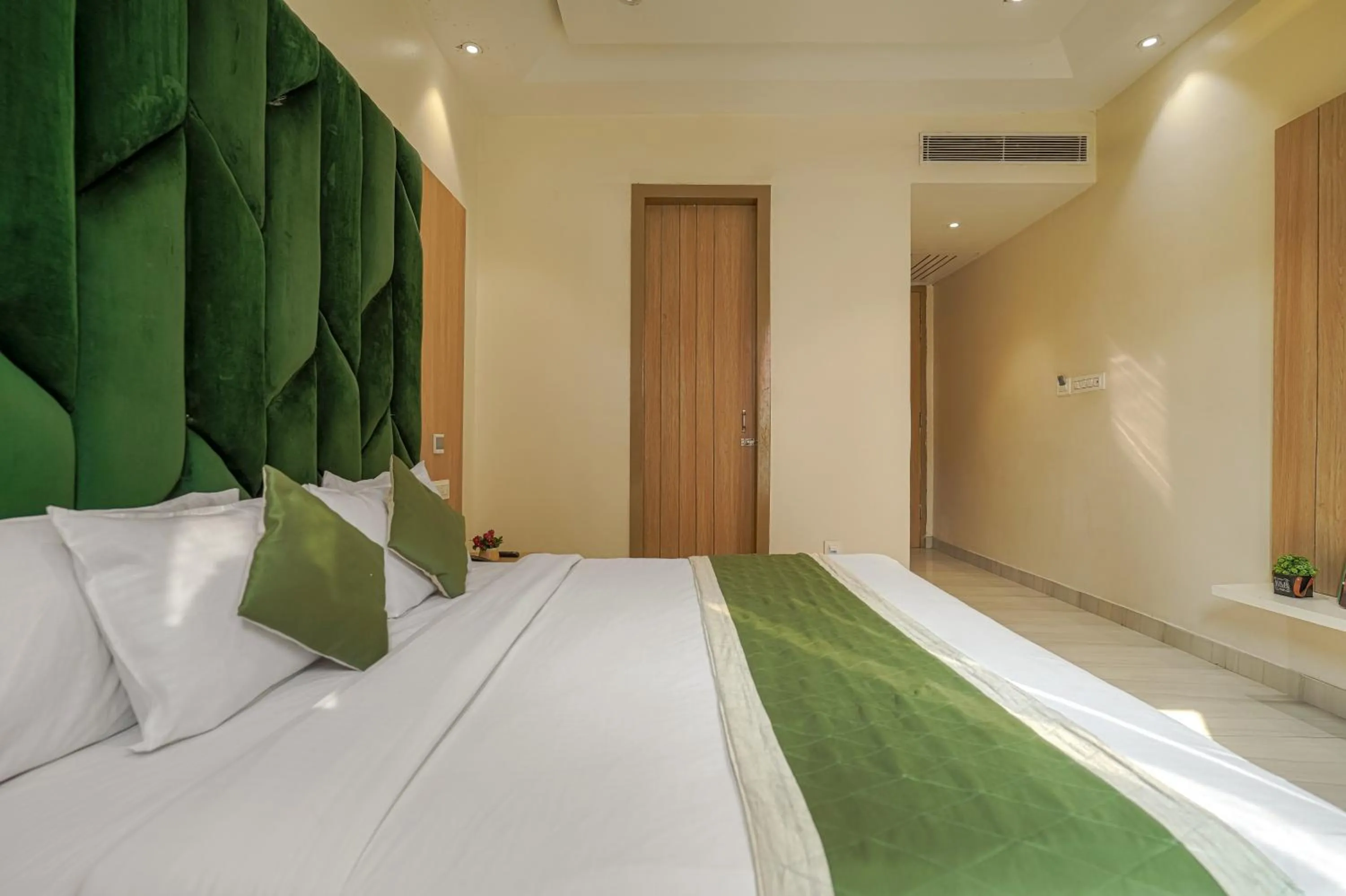 Photo of the whole room, Bed in Hotel Global Inn