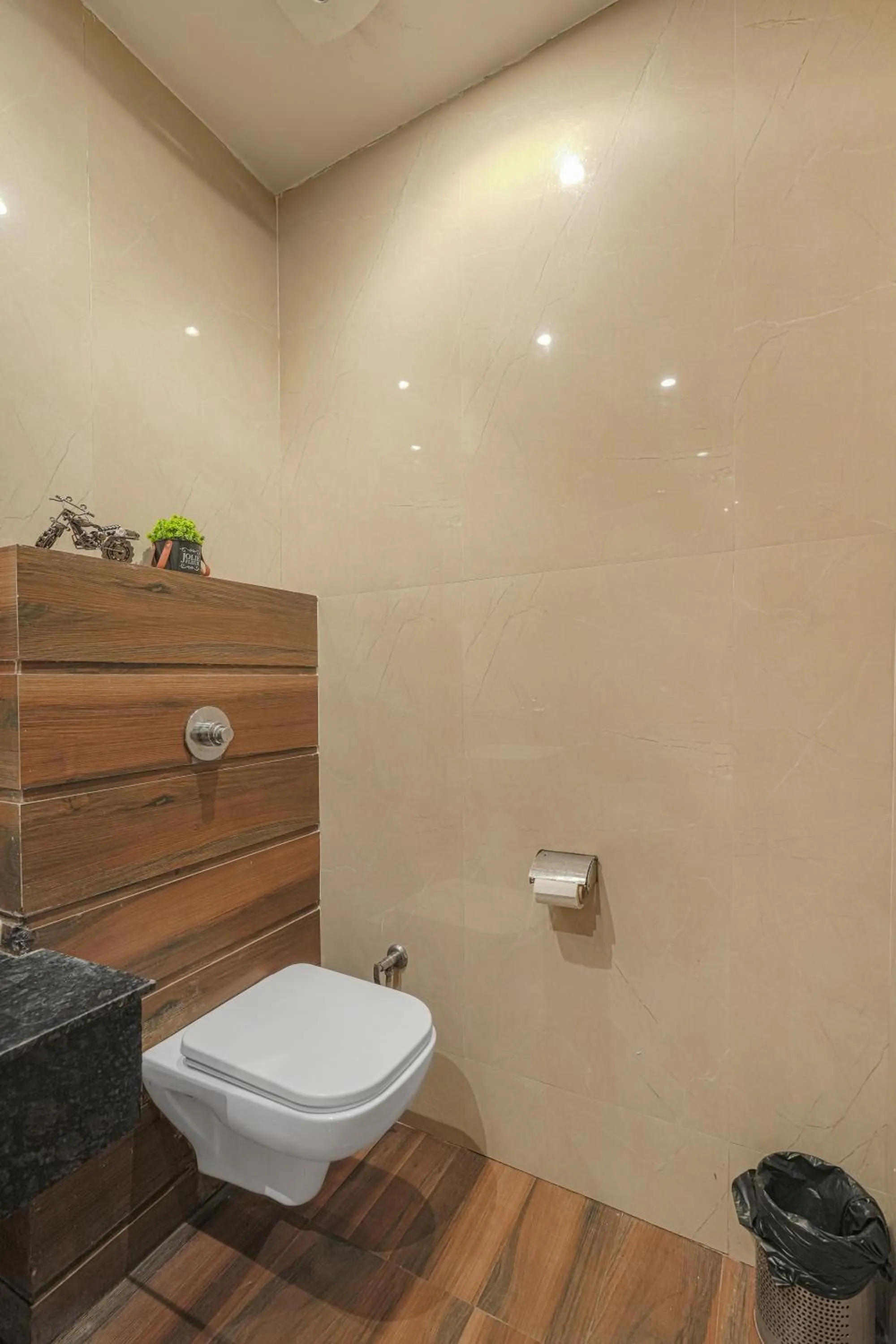 Toilet in Hotel Global Inn