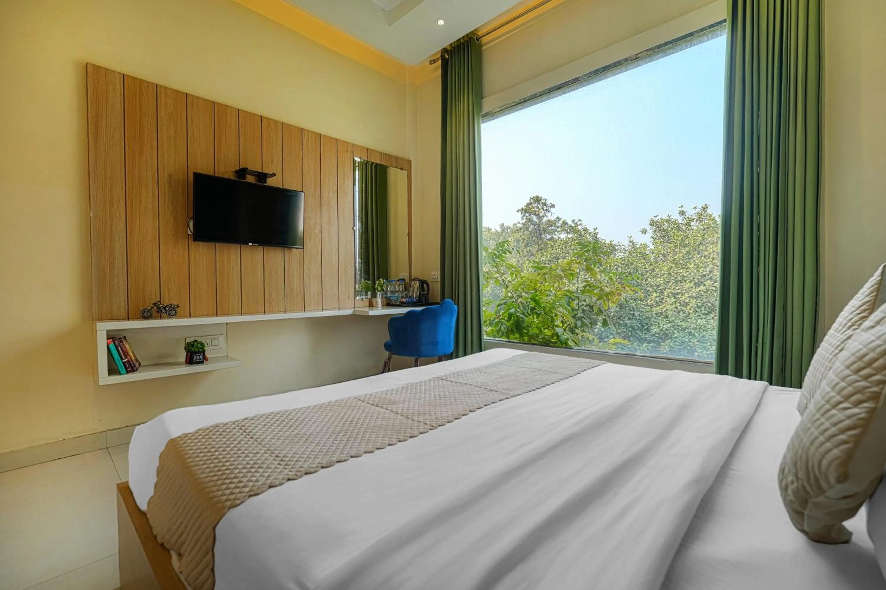 Photo of the whole room, Bed in Hotel Global Inn