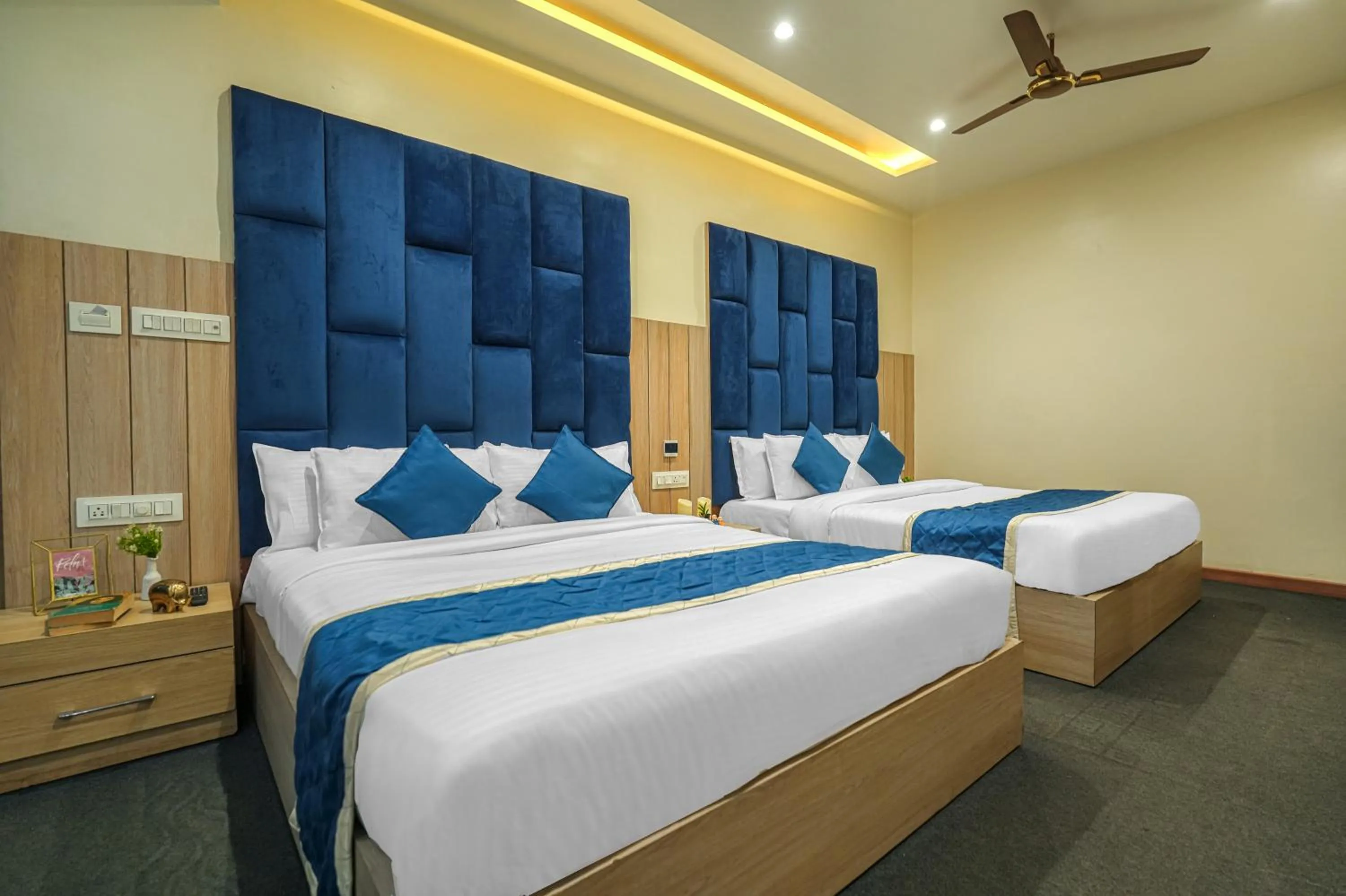 Photo of the whole room, Bed in Hotel Global Inn